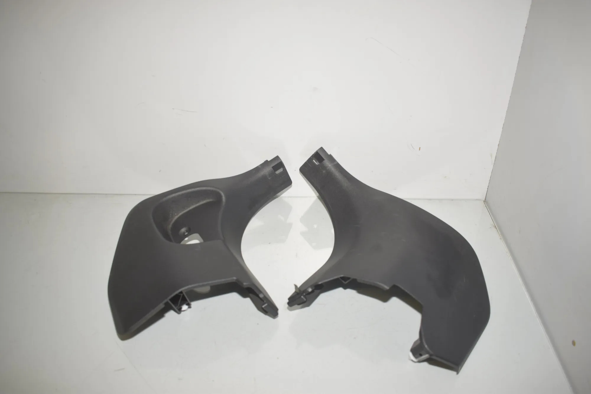 Front Left Interior Step Trim – OEM 7444935 · BMW 1 (F40) (2019 - -) (F40)118i 2020 – 2