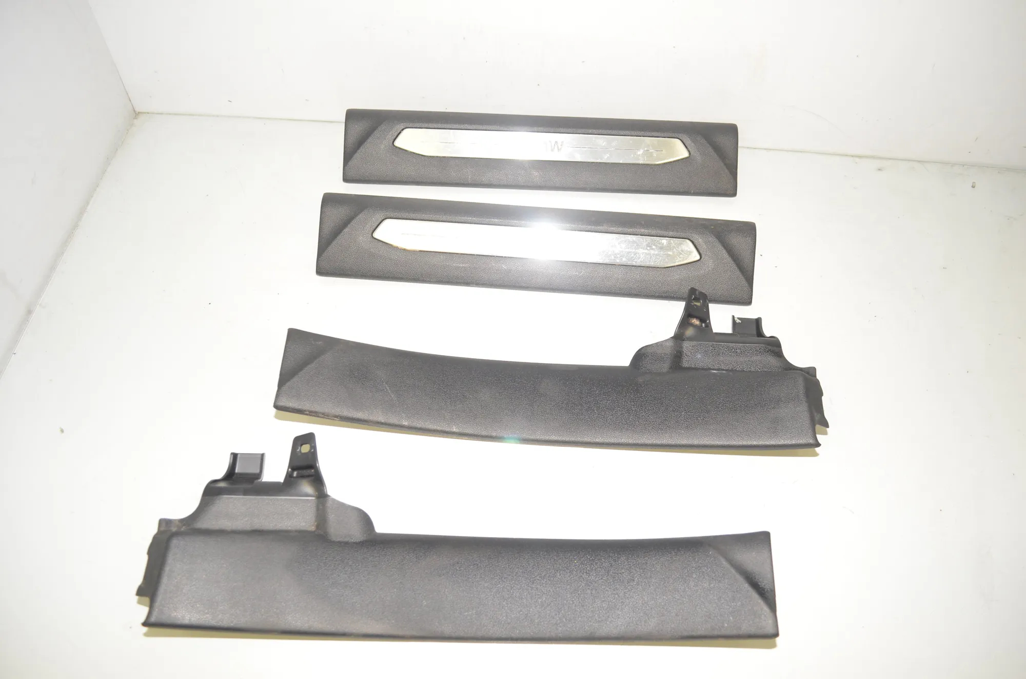Door Sill Trim Kit – OEM 7444942 · BMW 1 (F40) (2019 - -) (F40)118i 2020