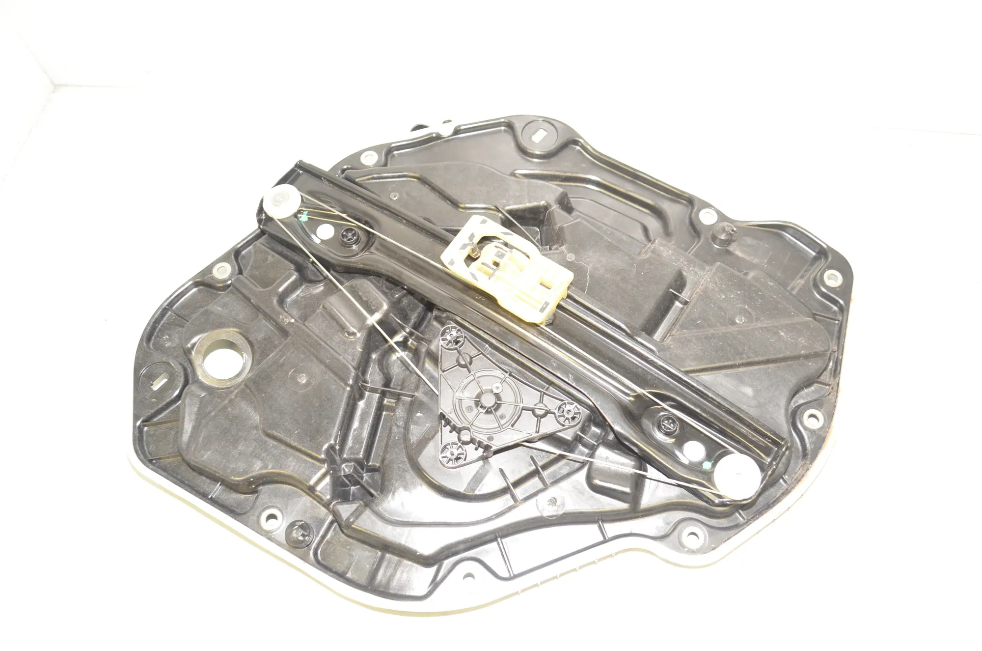 Rear Right Door Window Regulator – OEM 5A02FA8 · BMW 1 (F40) (2019 - -) (F40)118i 2020 – 3