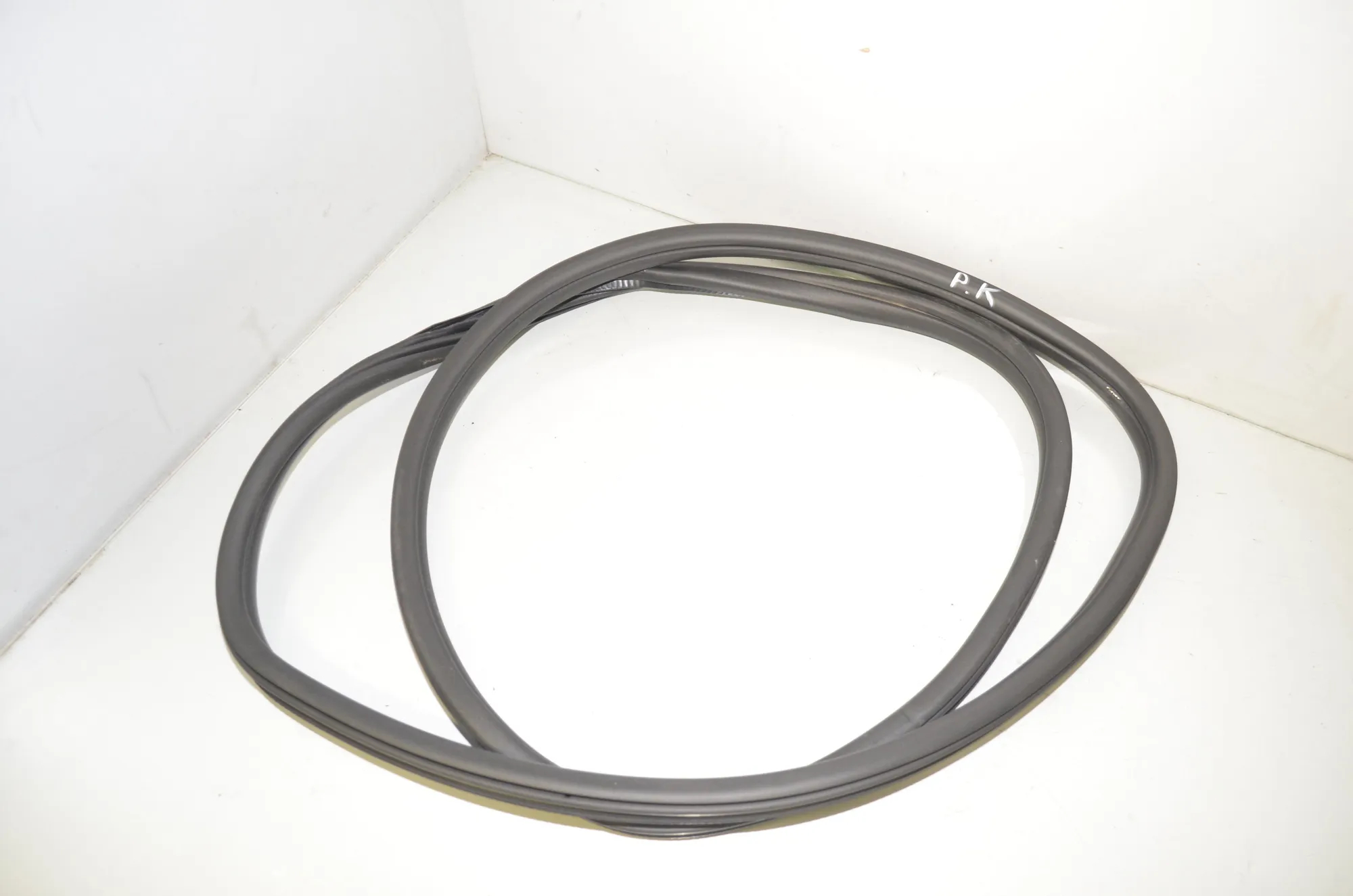 Front Left Door Seal Rubber – OEM 9880688 · BMW 1 (F40) (2019 - -) (F40)118i 2020