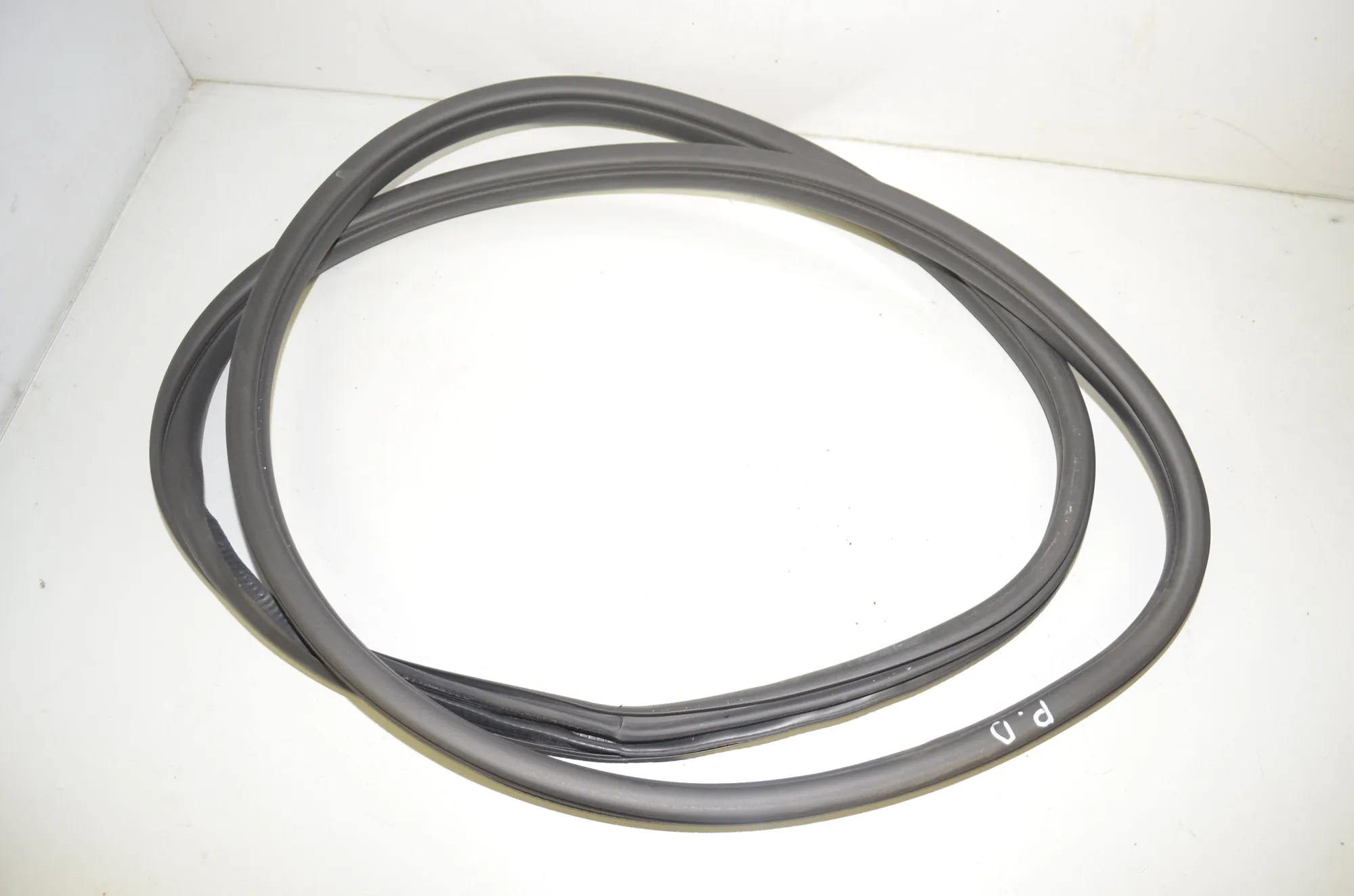 Front Right Door Seal Rubber – OEM 9880688 · BMW 1 (F40) (2019 - -) (F40)118i 2020 – 2