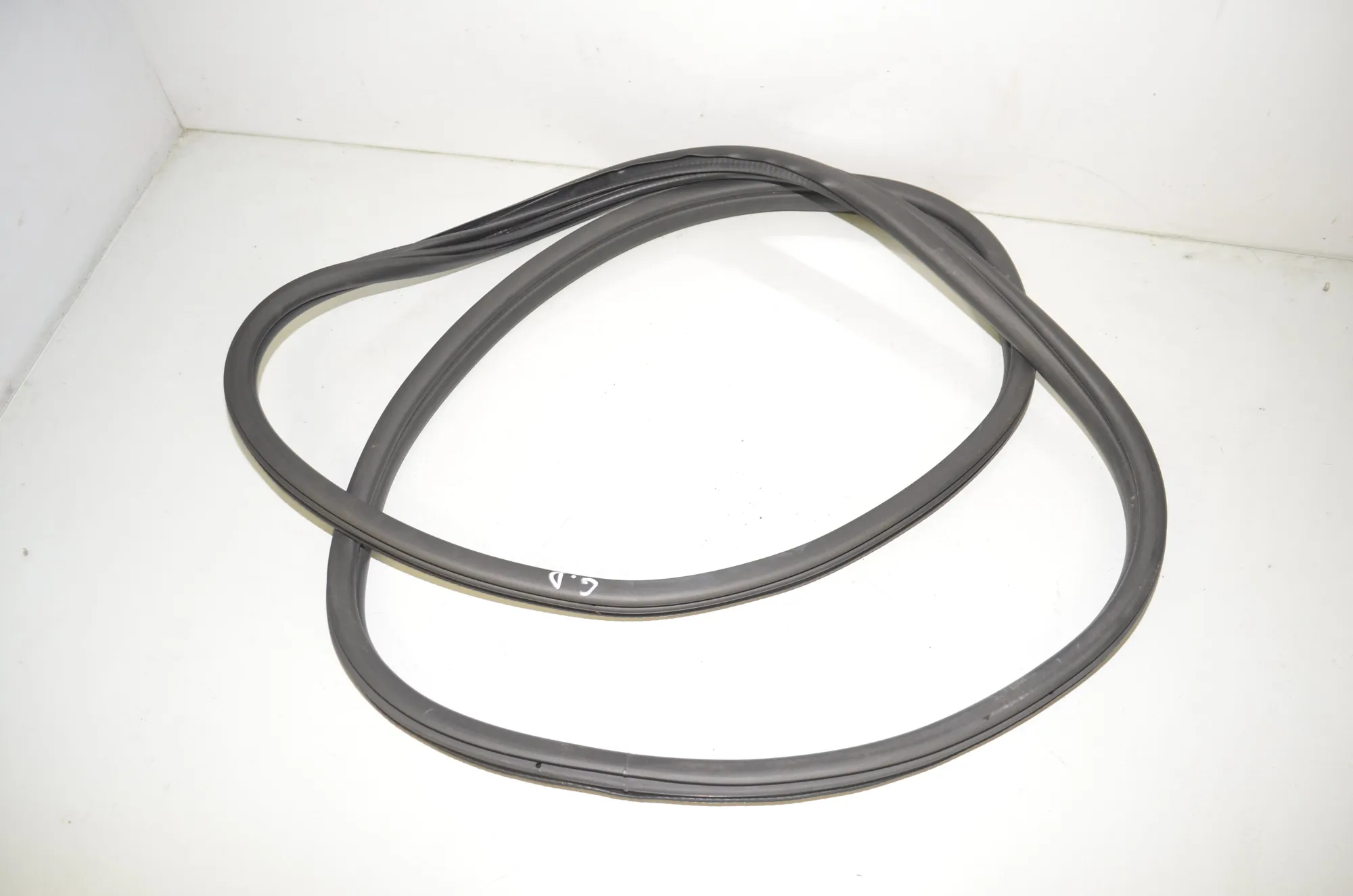 Rear Right Door Seal Rubber – OEM 9880689 · BMW 1 (F40) (2019 - -) (F40)118i 2020 – 2