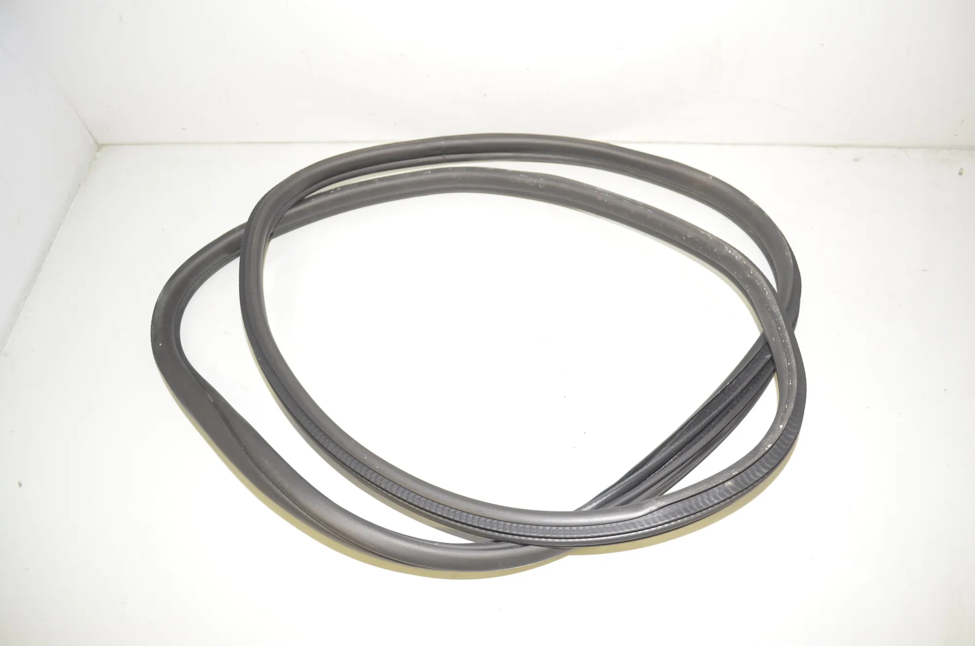 Rear Right Door Seal Rubber – OEM 9880689 · BMW 1 (F40) (2019 - -) (F40)118i 2020 – 3