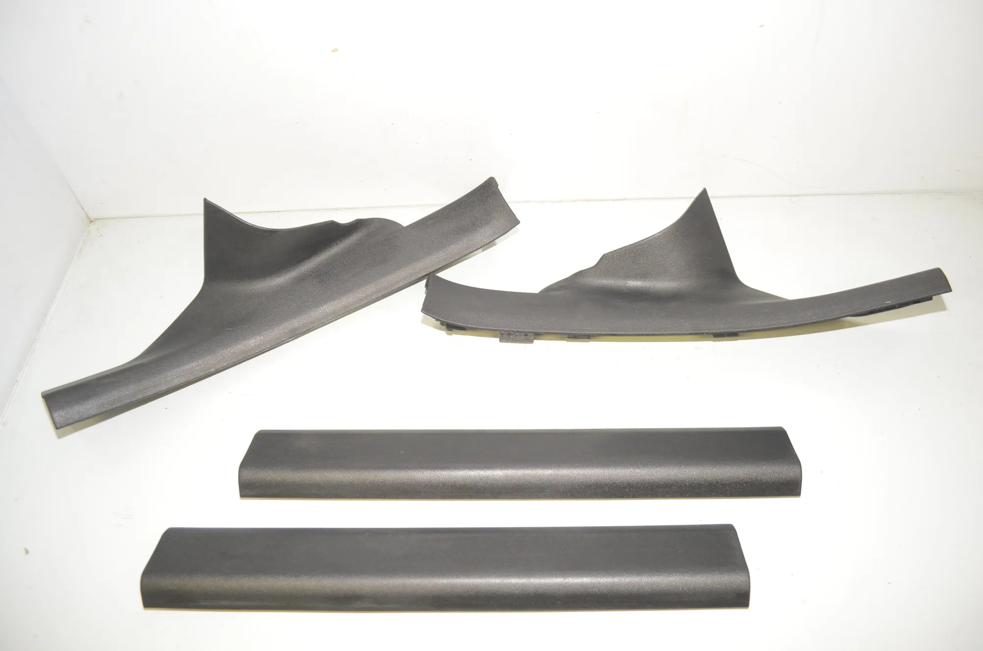Front Right Interior Step Trim – OEM 7375727 · BMW 5 Touring (G31) (2017 - -) M 550 d xDrive 2018