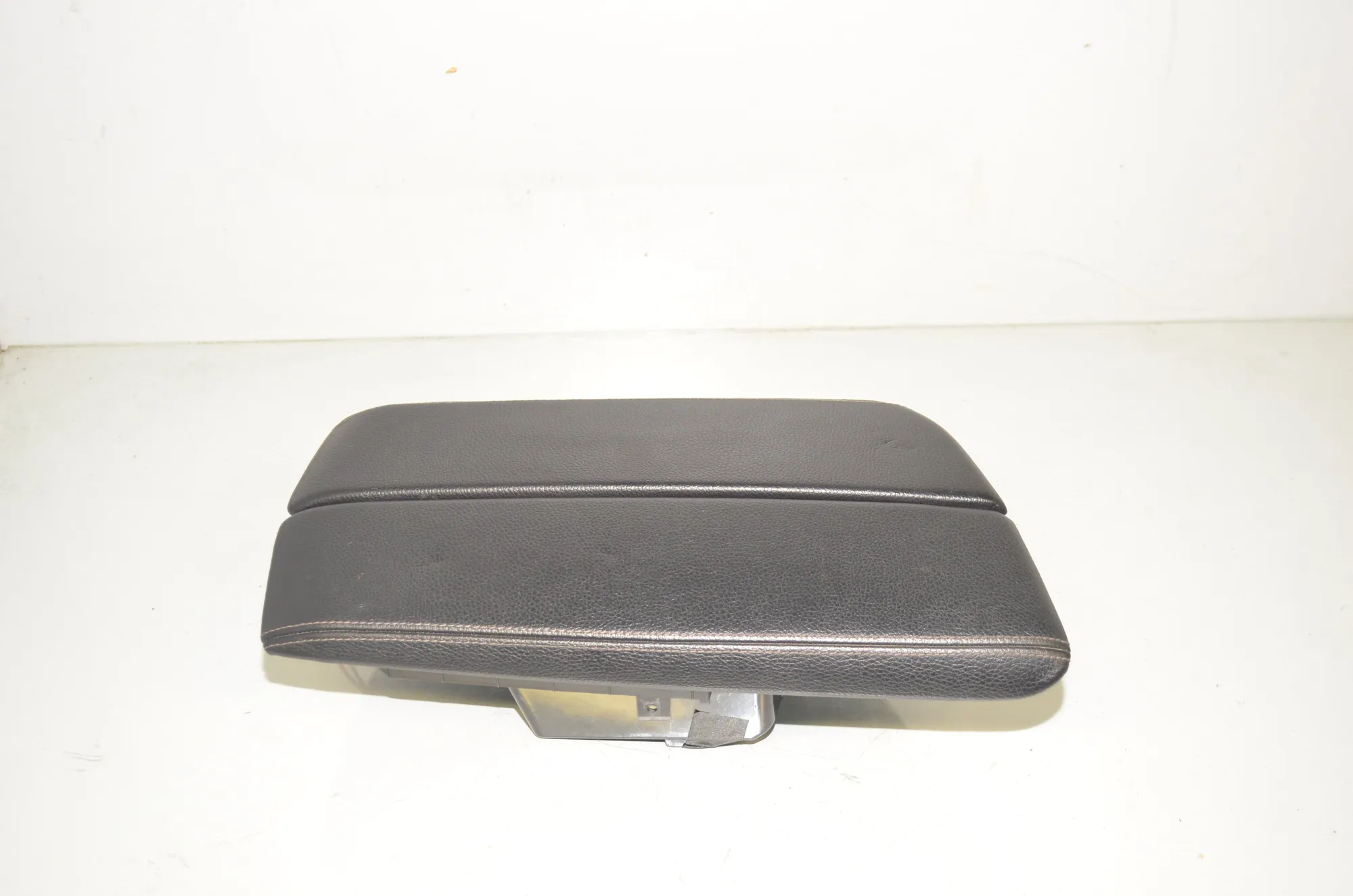 Armrest – OEM 9382234 · BMW 5 Touring (G31) (2017 - -) M 550 d xDrive 2018