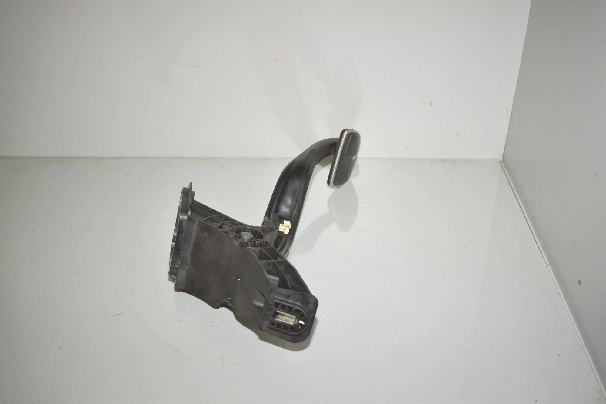Brake Pedal – OEM 6774285 · BMW 5 Touring (G31) (2017 - -) M 550 d xDrive 2018 – 4