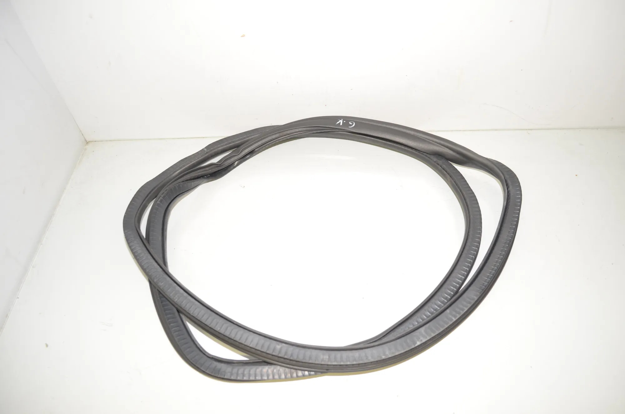 Rear Left Door Seal Rubber – OEM 7468733 · BMW 5 Touring (G31) (2017 - -) M 550 d xDrive 2018 – 2