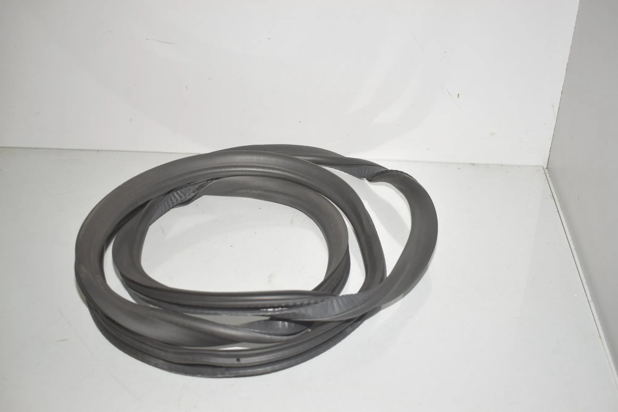Rear Left Door Seal Rubber – OEM 7468733 · BMW 5 Touring (G31) (2017 - -) M 550 d xDrive 2018 – 4