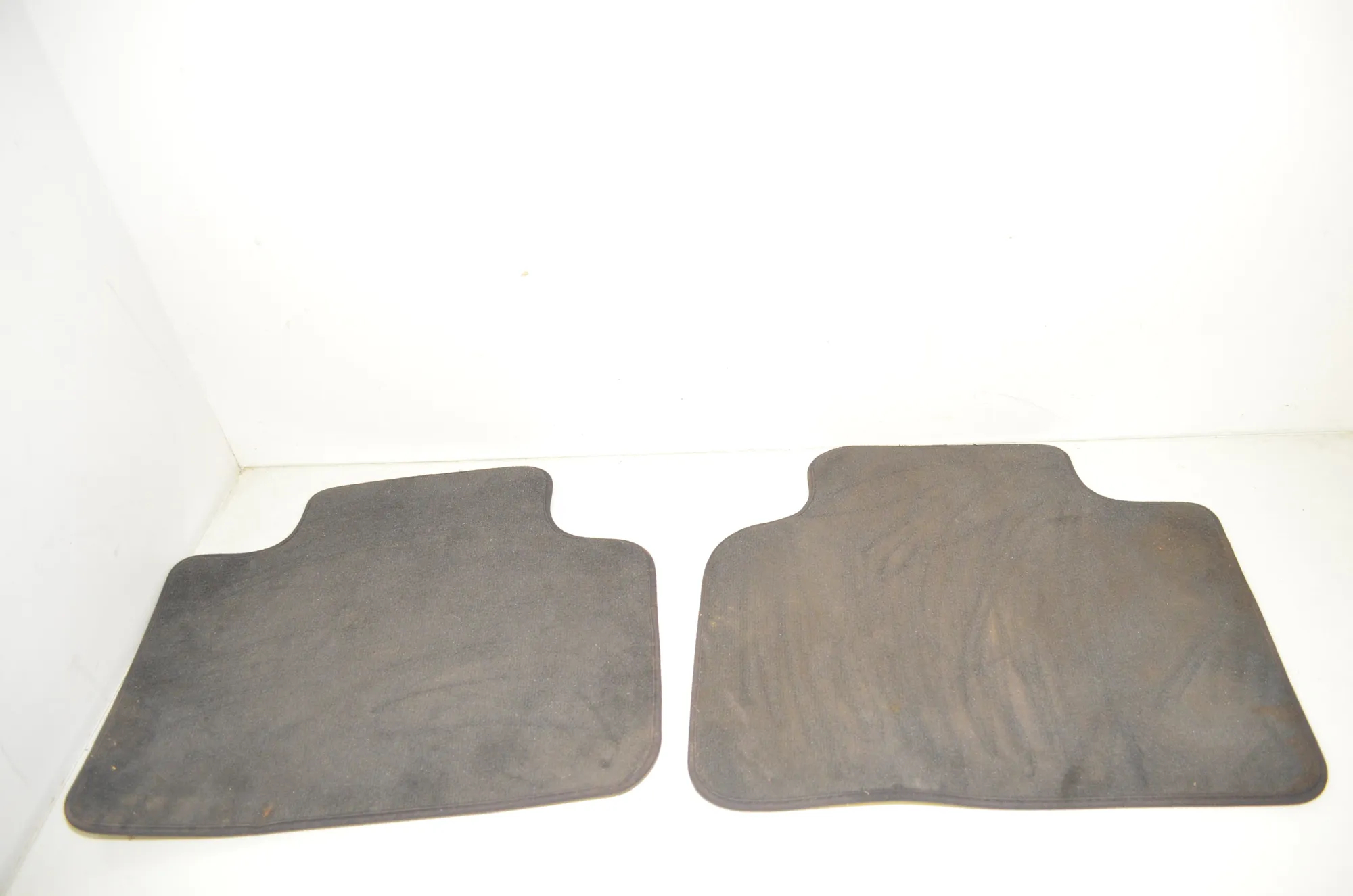 Floor Mat Set – OEM 7409638 · BMW 2 Active Tourer (F45) 225 xe 2018 – 2