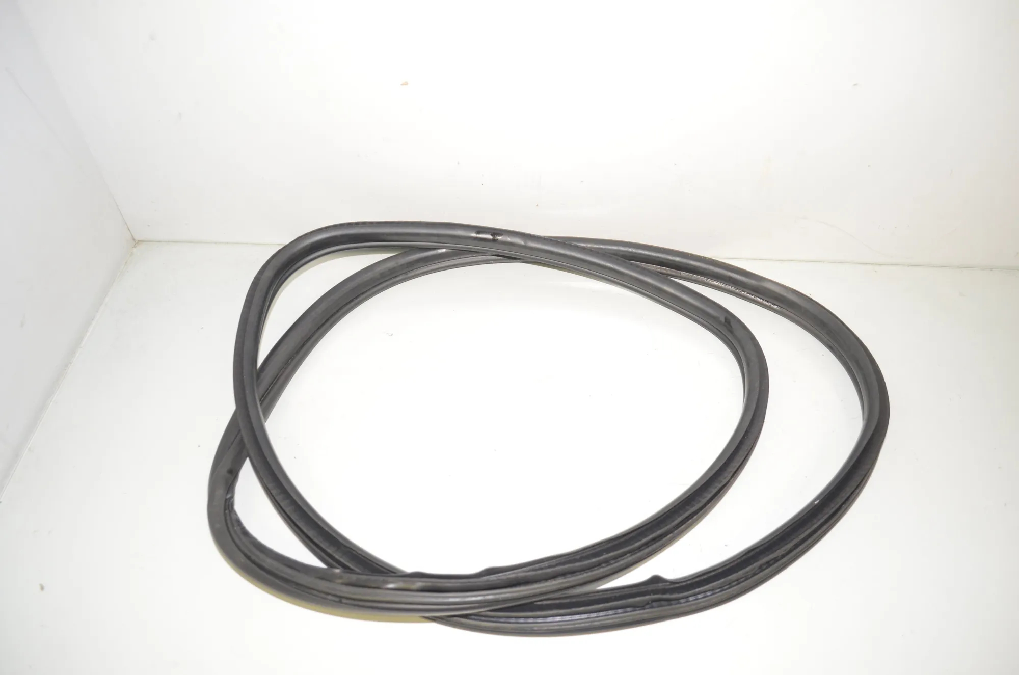 Rear Right Door Seal Rubber – OEM 7420050 · BMW 2 Active Tourer (F45) 225 xe 2018 – 4
