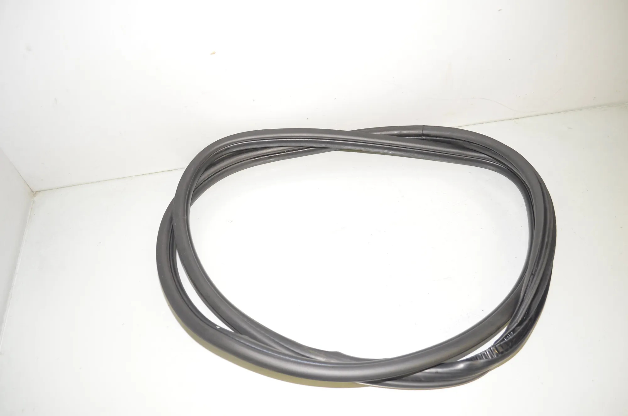 Rear Right Door Seal Rubber – OEM 7420050 · BMW 2 Active Tourer (F45) 225 xe 2018