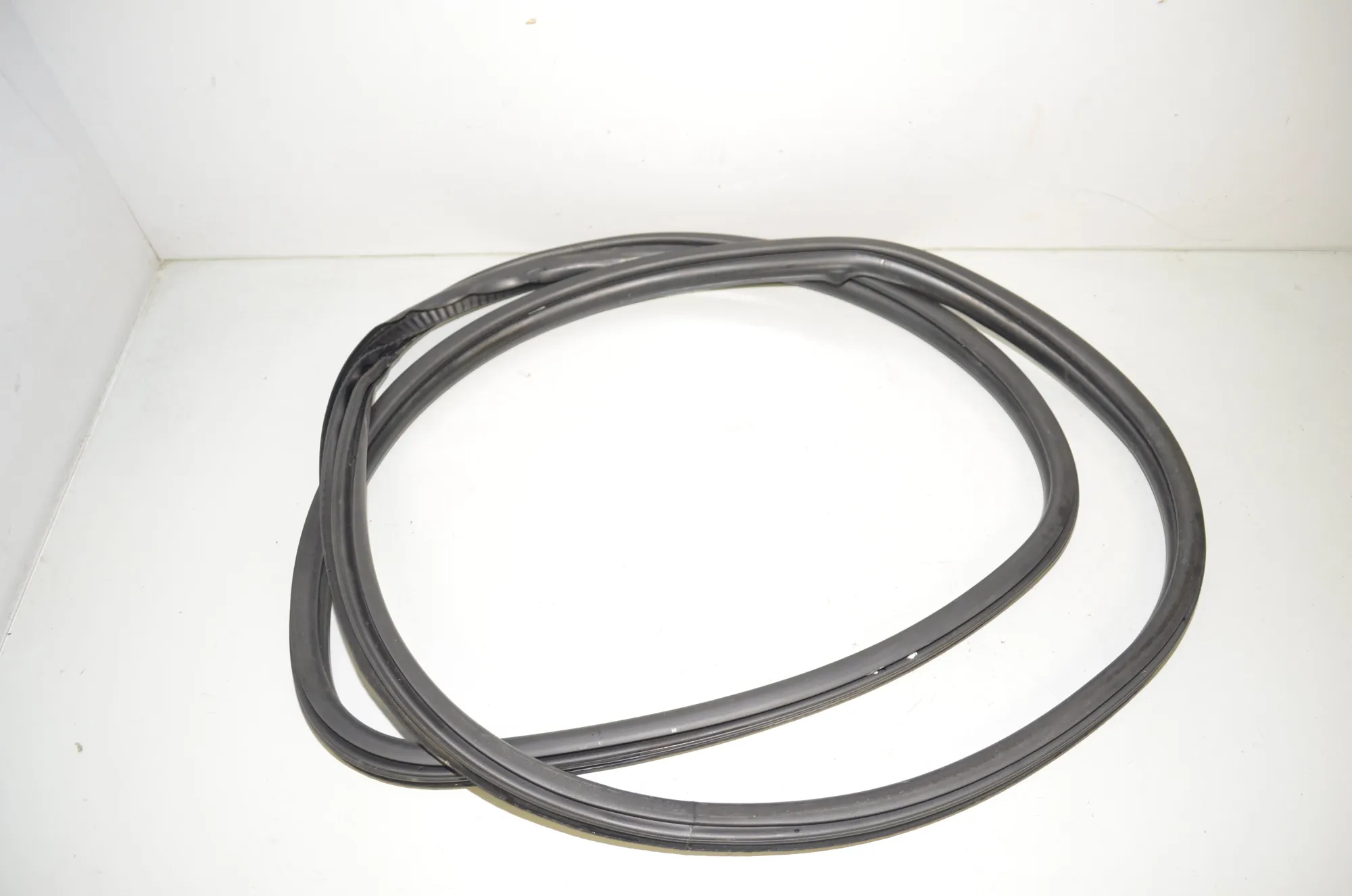 Rear Right Door Seal Rubber – OEM 7420050 · BMW 2 Active Tourer (F45) 225 xe 2018 – 2