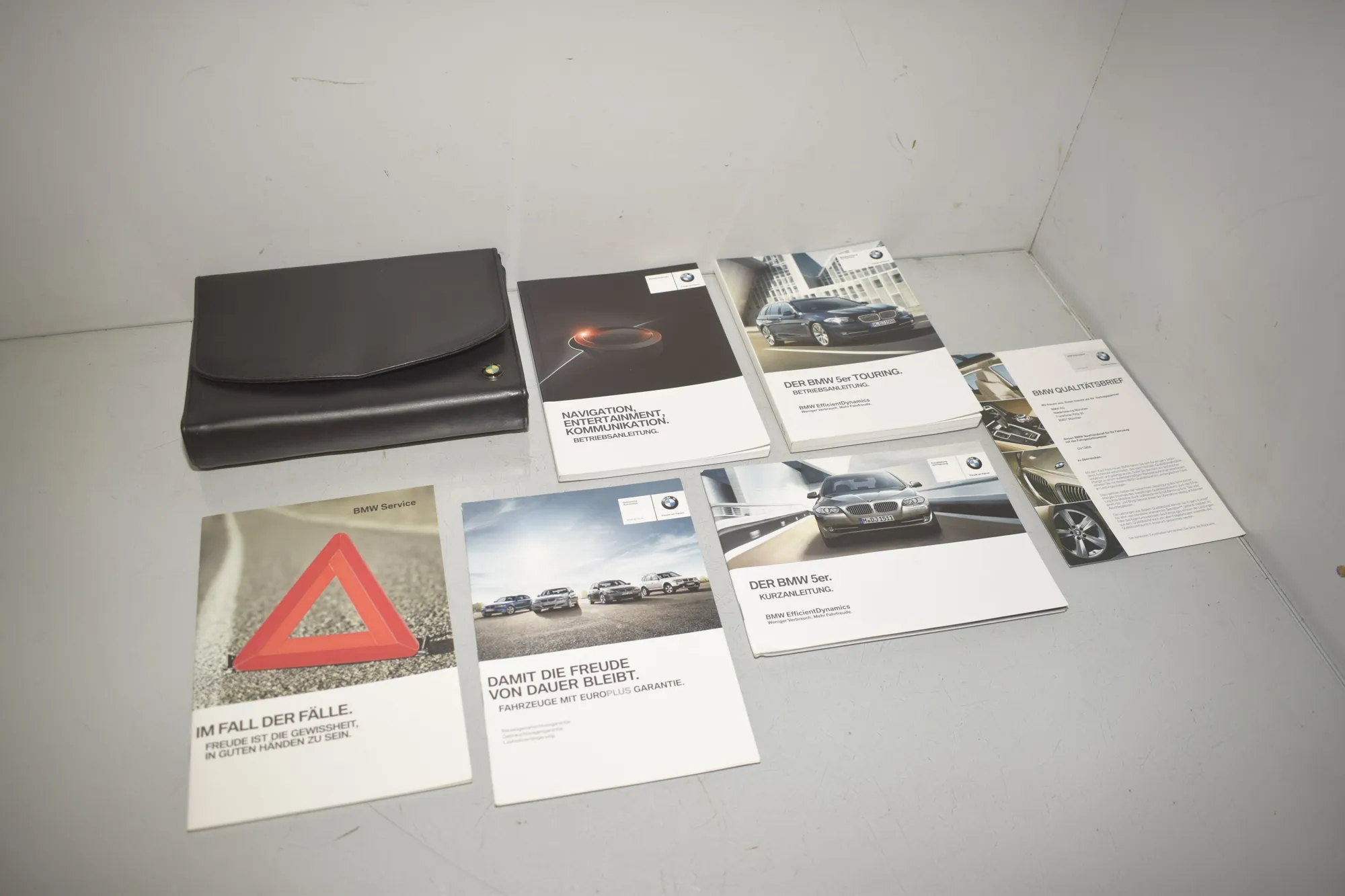 Manual Service Book – OEM BL015745100P · BMW 5 Touring (F11) 530 d xDrive 2013 – 2
