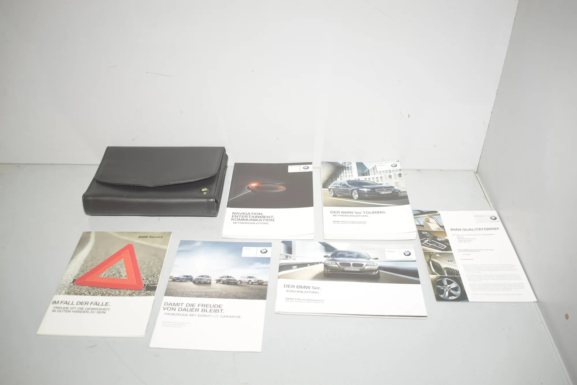 Manual Service Book – OEM BL015745100P · BMW 5 Touring (F11) 530 d xDrive 2013