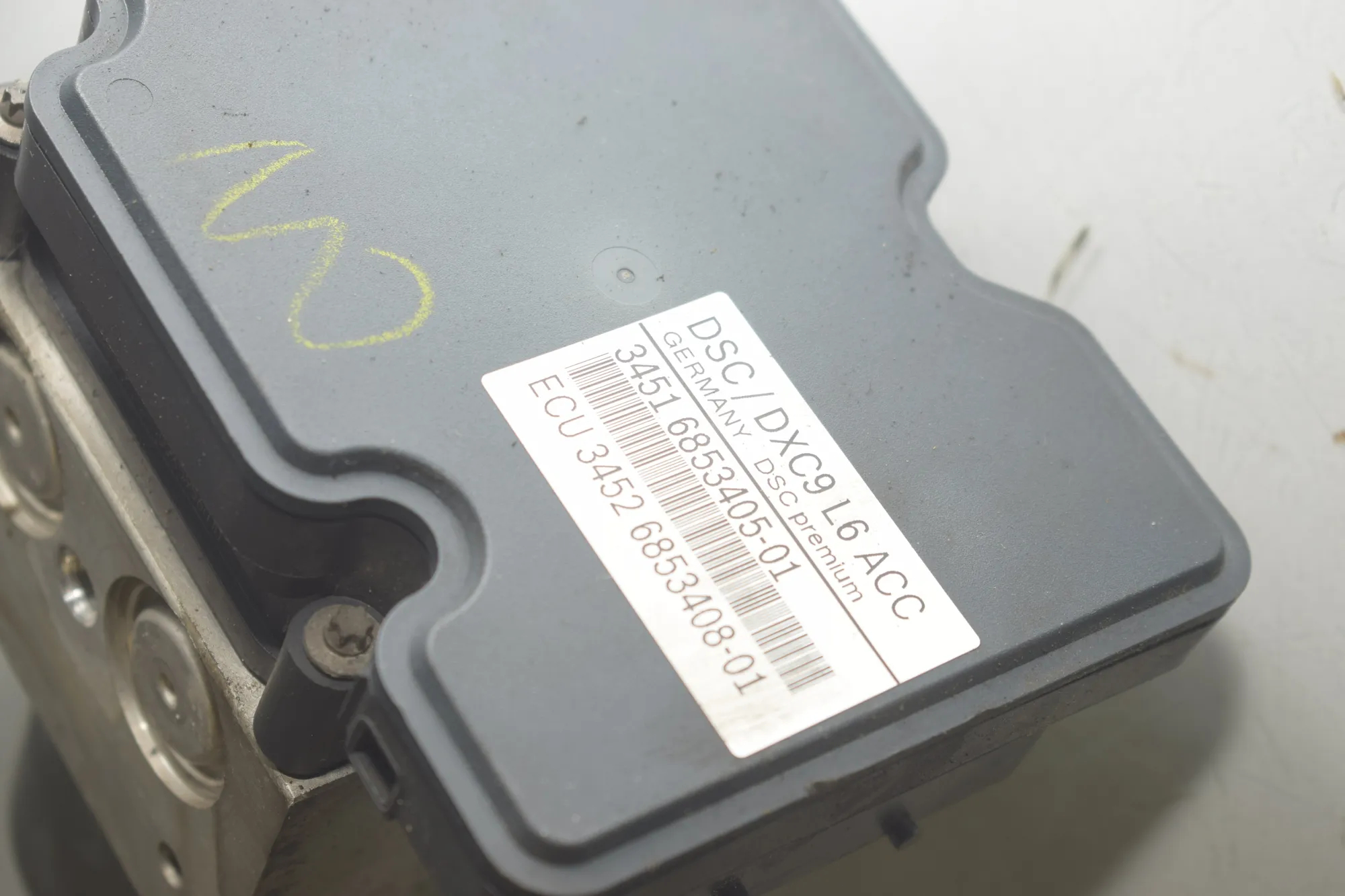 Distance Radar Sensor – OEM 6850787 · BMW 5 Touring (F11) 530 d xDrive 2013 – 9