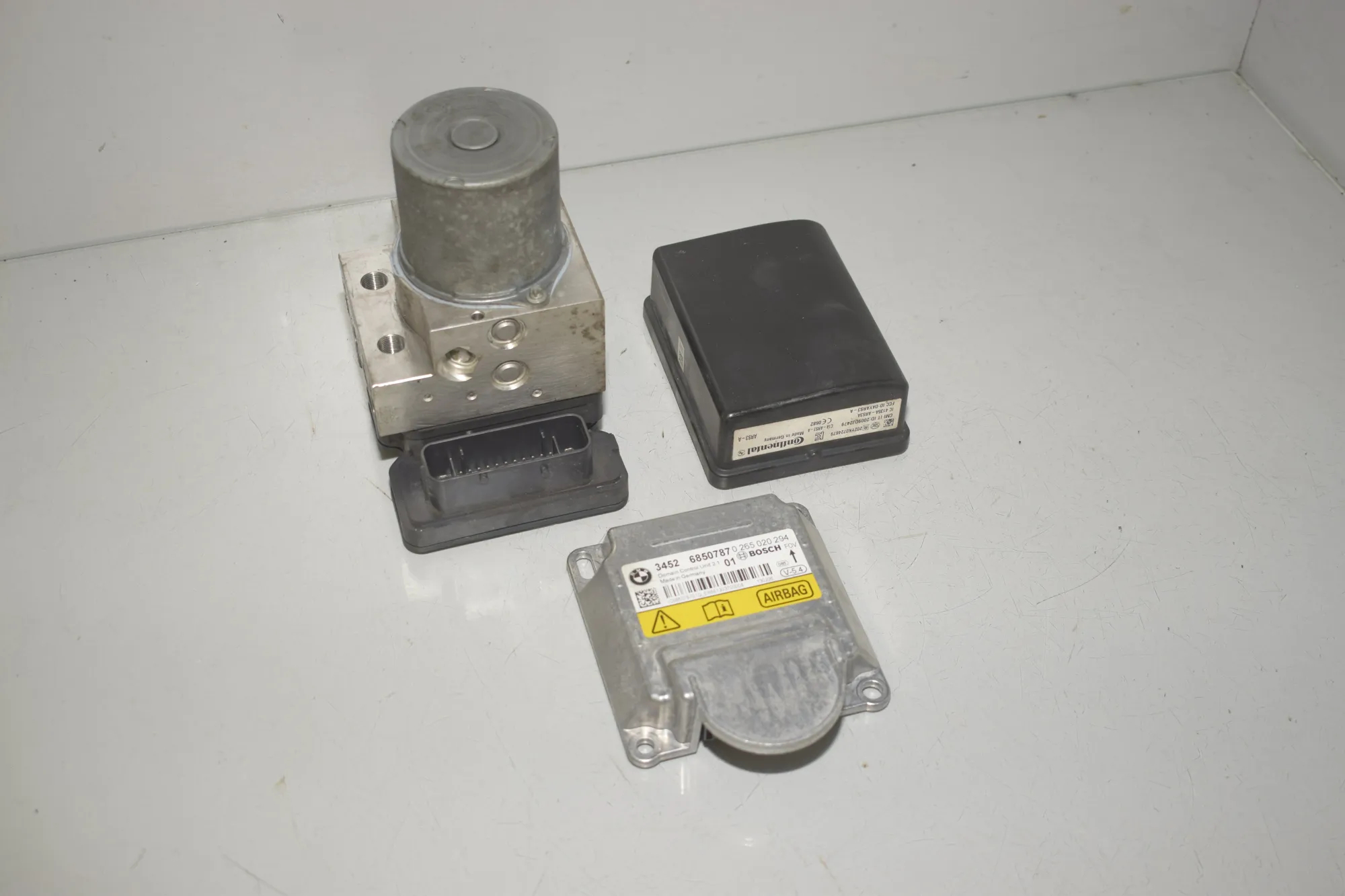 Distance Radar Sensor – OEM 6850787 · BMW 5 Touring (F11) 530 d xDrive 2013 – 3