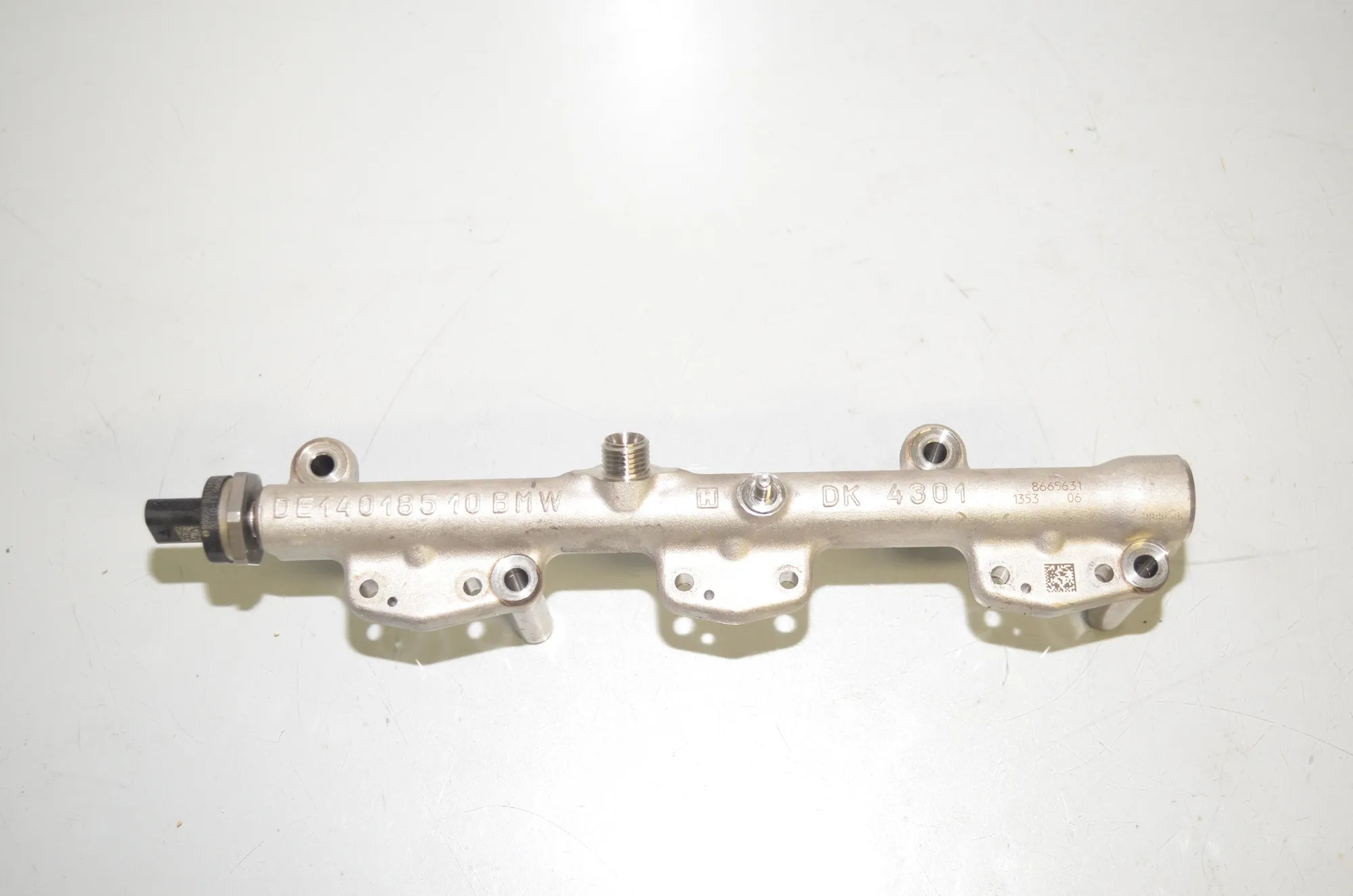 Fuel Rail – OEM 8665631 · BMW 1 (F40) (2019 - -) (F40)118i 2020