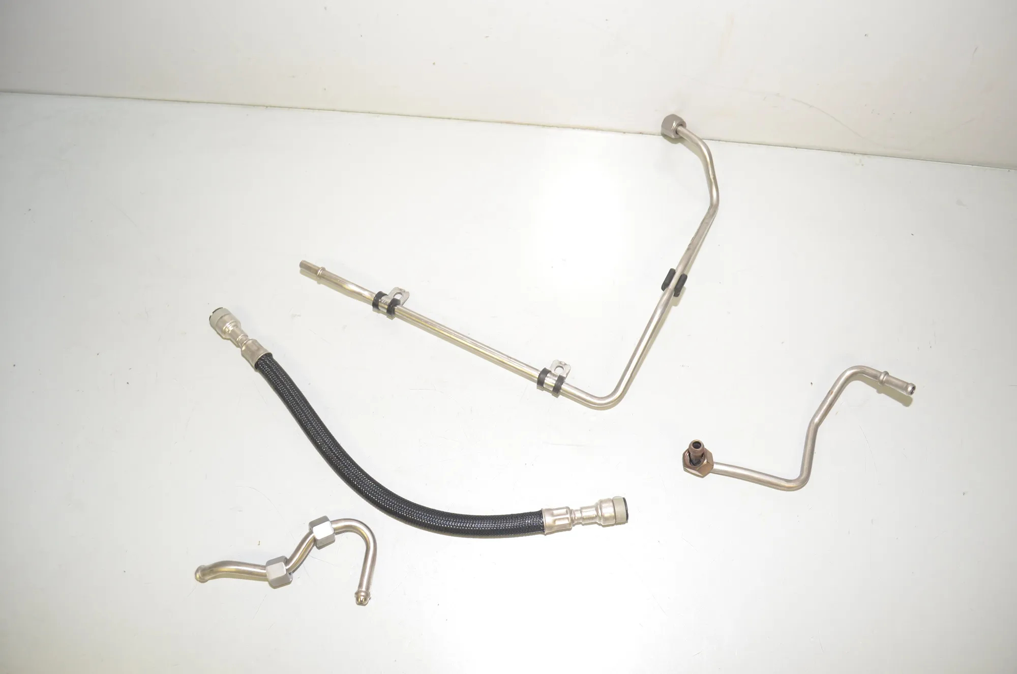 Fuel Pipe – OEM 8489570 · BMW 1 (F40) (2019 - -) (F40)118i 2020 – 3
