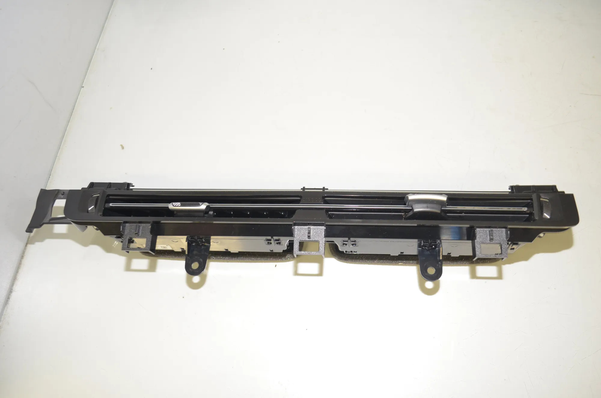 Interior Trim Strips Kit – OEM 9496113 · BMW X1 (U11) (2022 - -) BMW X1 (U11) sDrive 18 i 2024 – 6