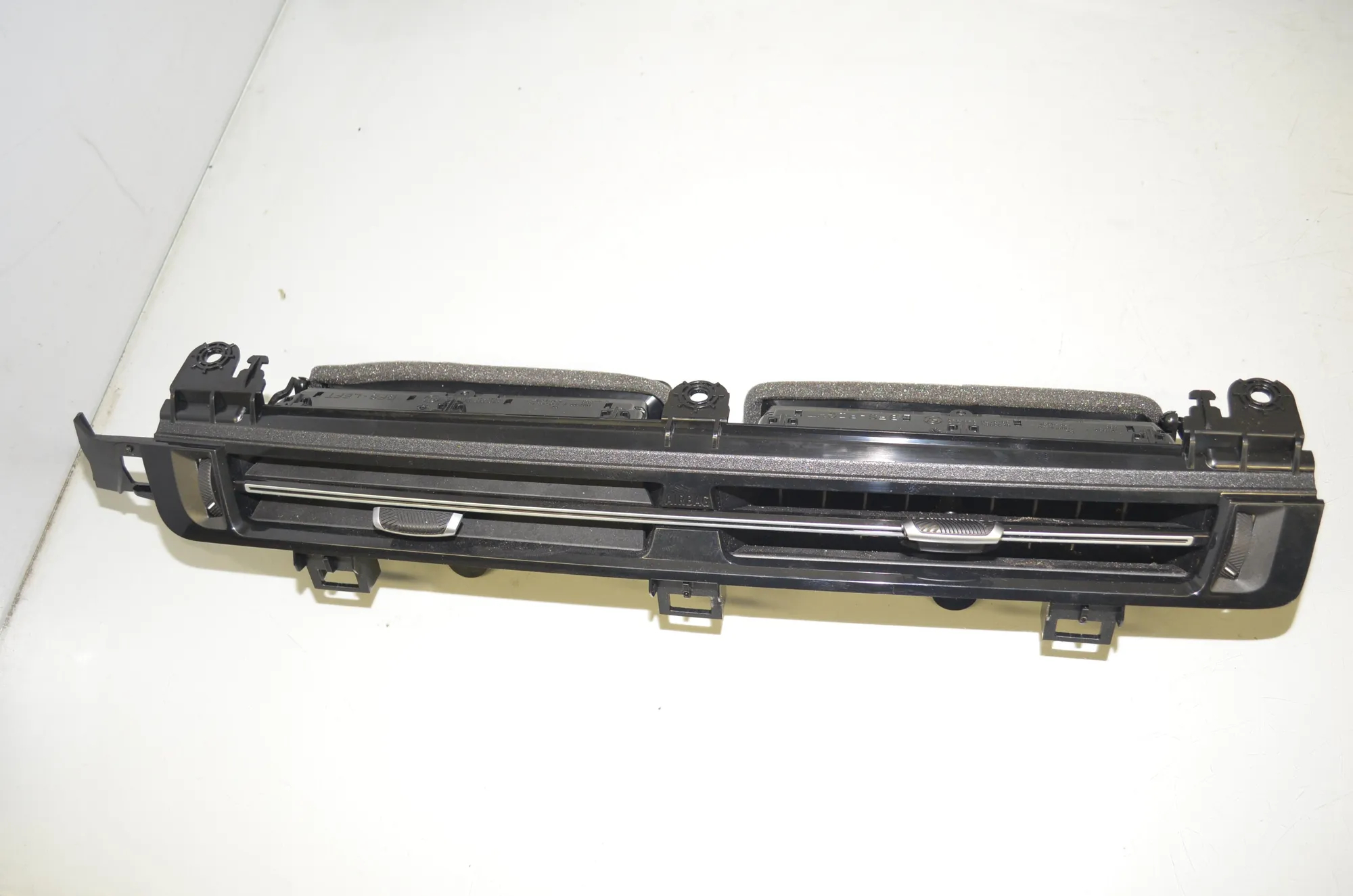 Interior Trim Strips Kit – OEM 9496113 · BMW X1 (U11) (2022 - -) BMW X1 (U11) sDrive 18 i 2024 – 5