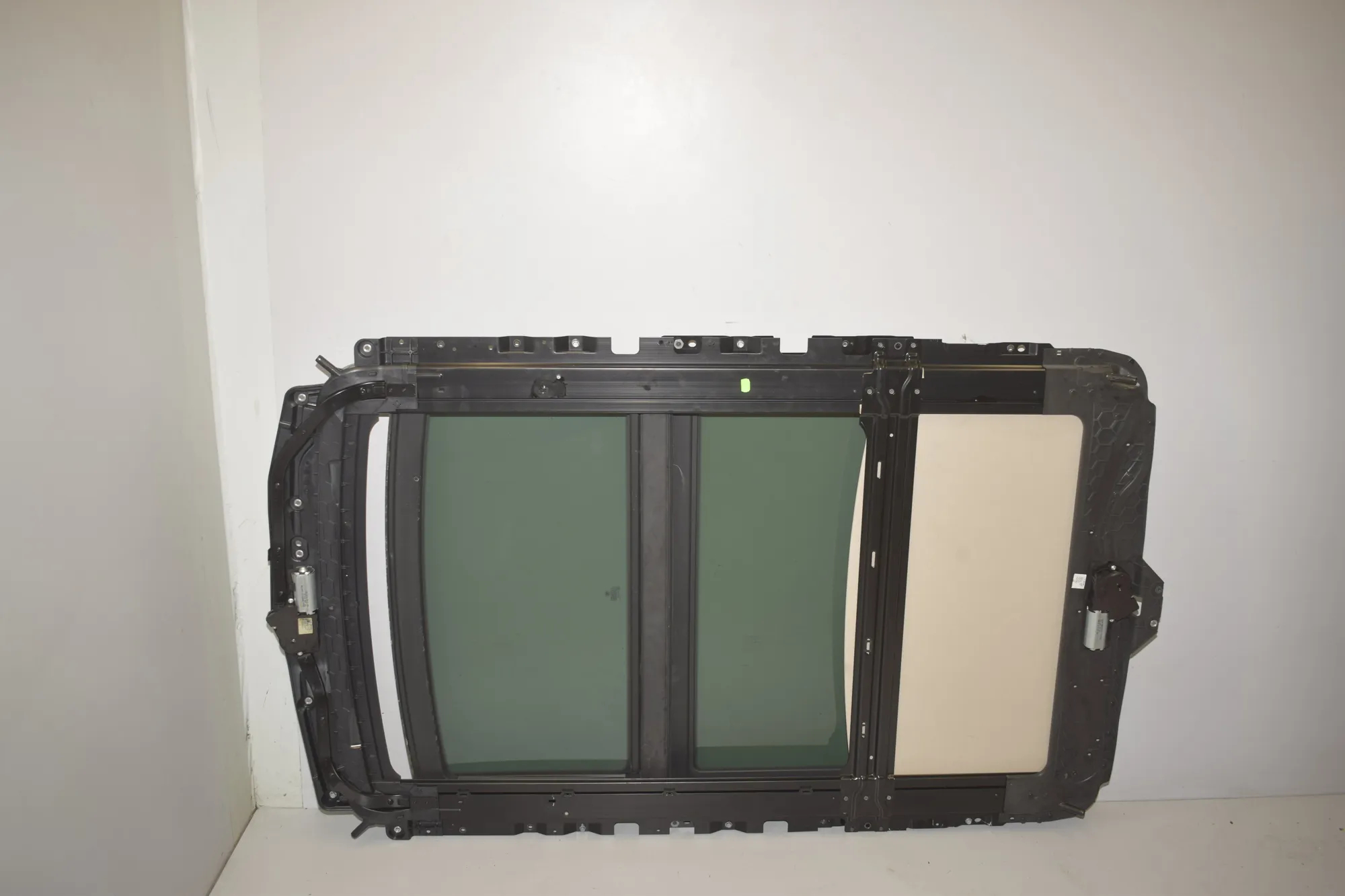 Sunroof – OEM 7237961 · BMW 5 Touring (F11) 530 d xDrive 2013 – 6