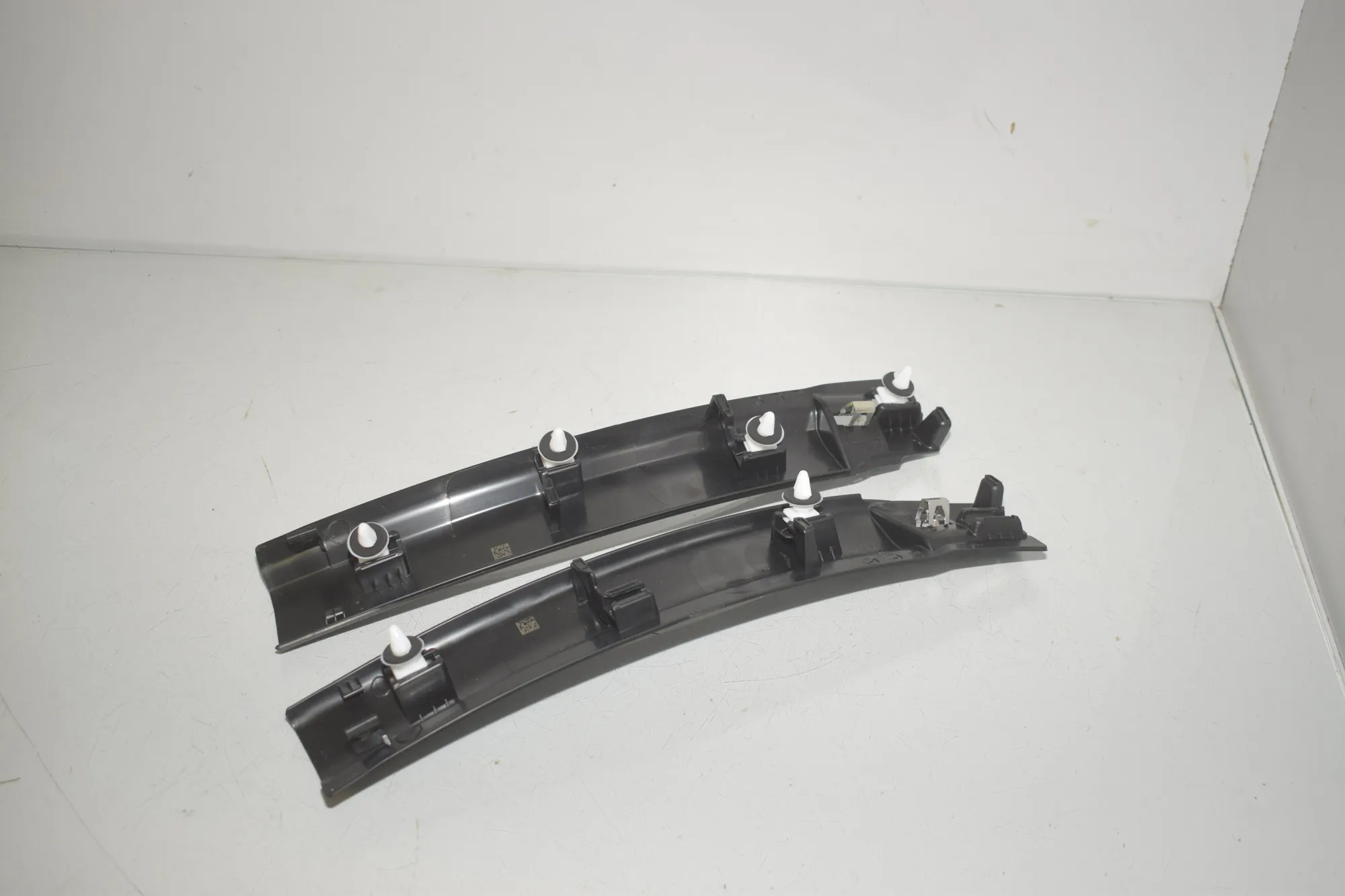 Rear Right Interior Step Trim – OEM 7952090 · BMW X1 (U11) (2022 - -) BMW X1 (U11) sDrive 18 i 2024 – 4