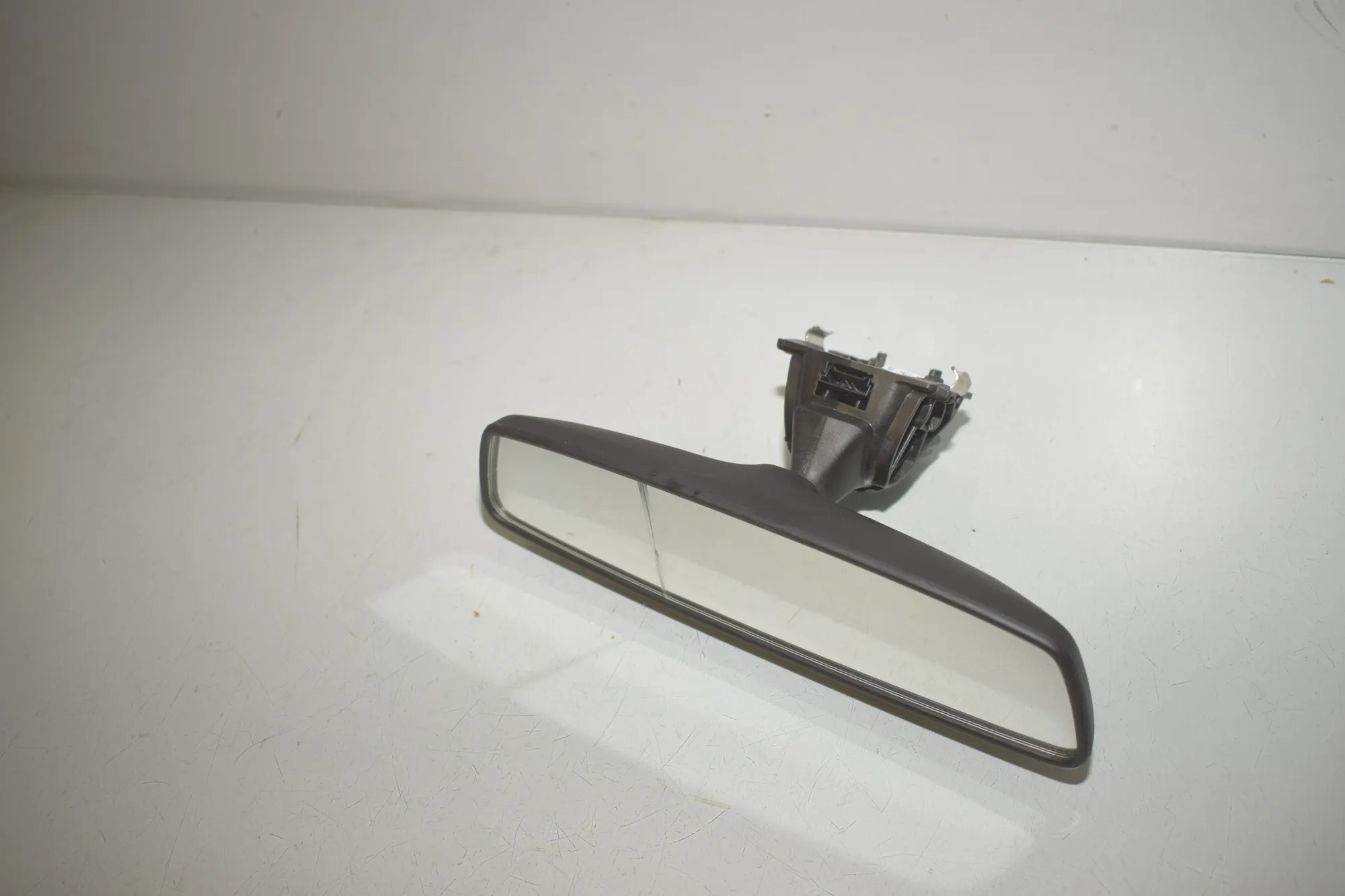 Interior Rear View Mirror – OEM 9471734 · BMW X1 (U11) (2022 - -) BMW X1 (U11) sDrive 18 i 2024 – 2