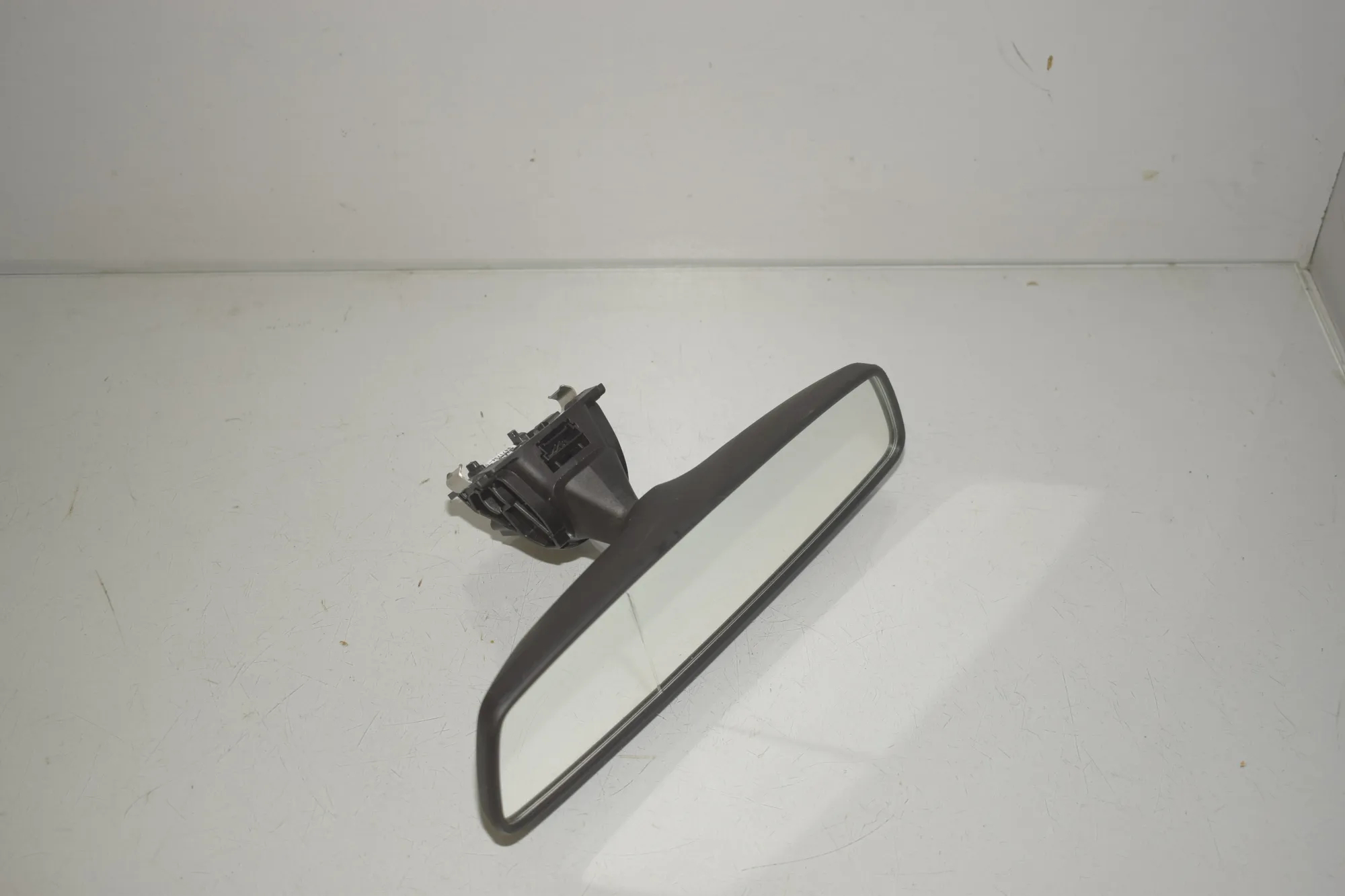 Interior Rear View Mirror – OEM 9471734 · BMW X1 (U11) (2022 - -) BMW X1 (U11) sDrive 18 i 2024 – 3