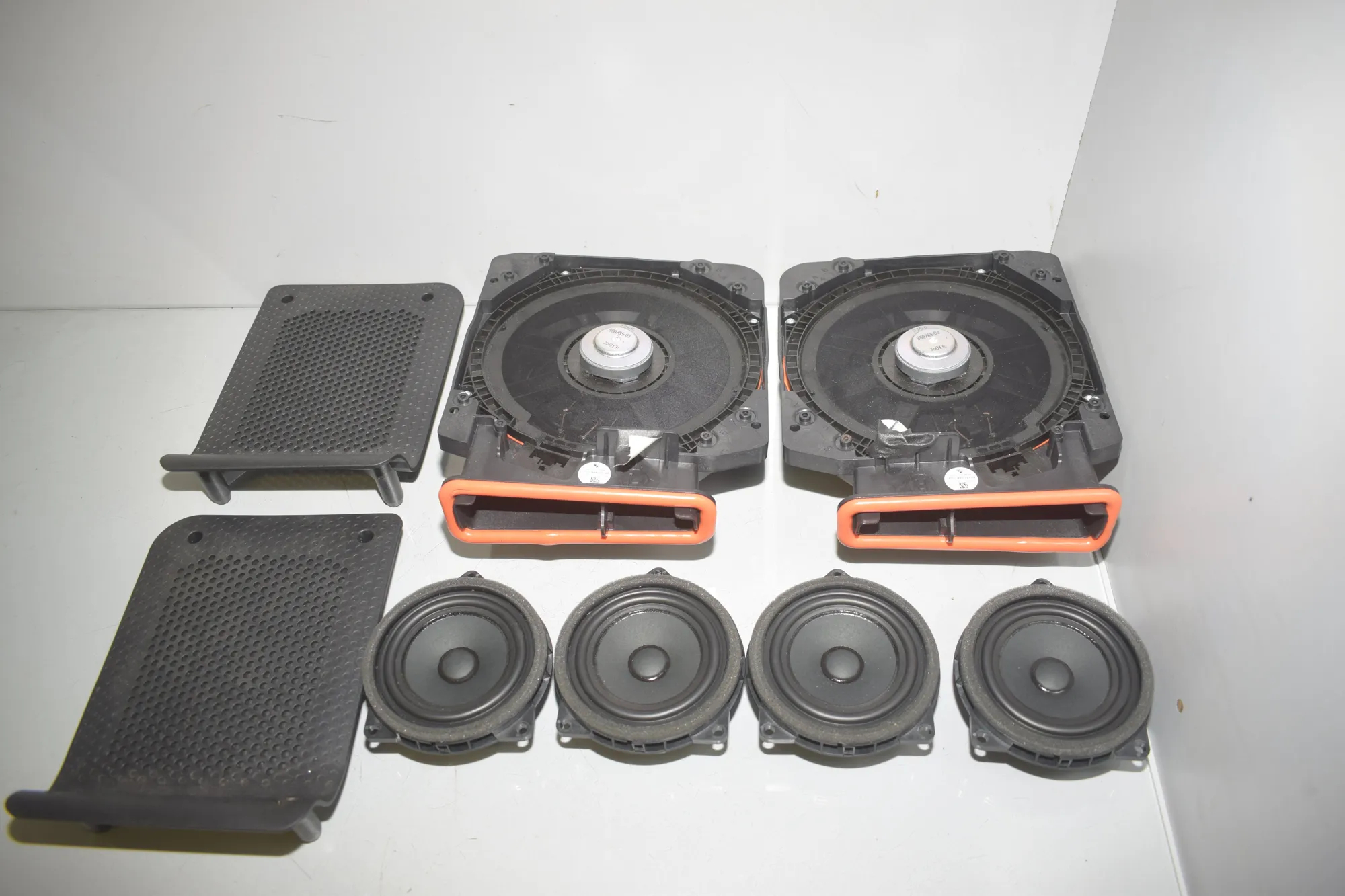 Sound Audio System Set – OEM 9442222 · BMW X1 (U11) (2022 - -) BMW X1 (U11) sDrive 18 i 2024 – 2