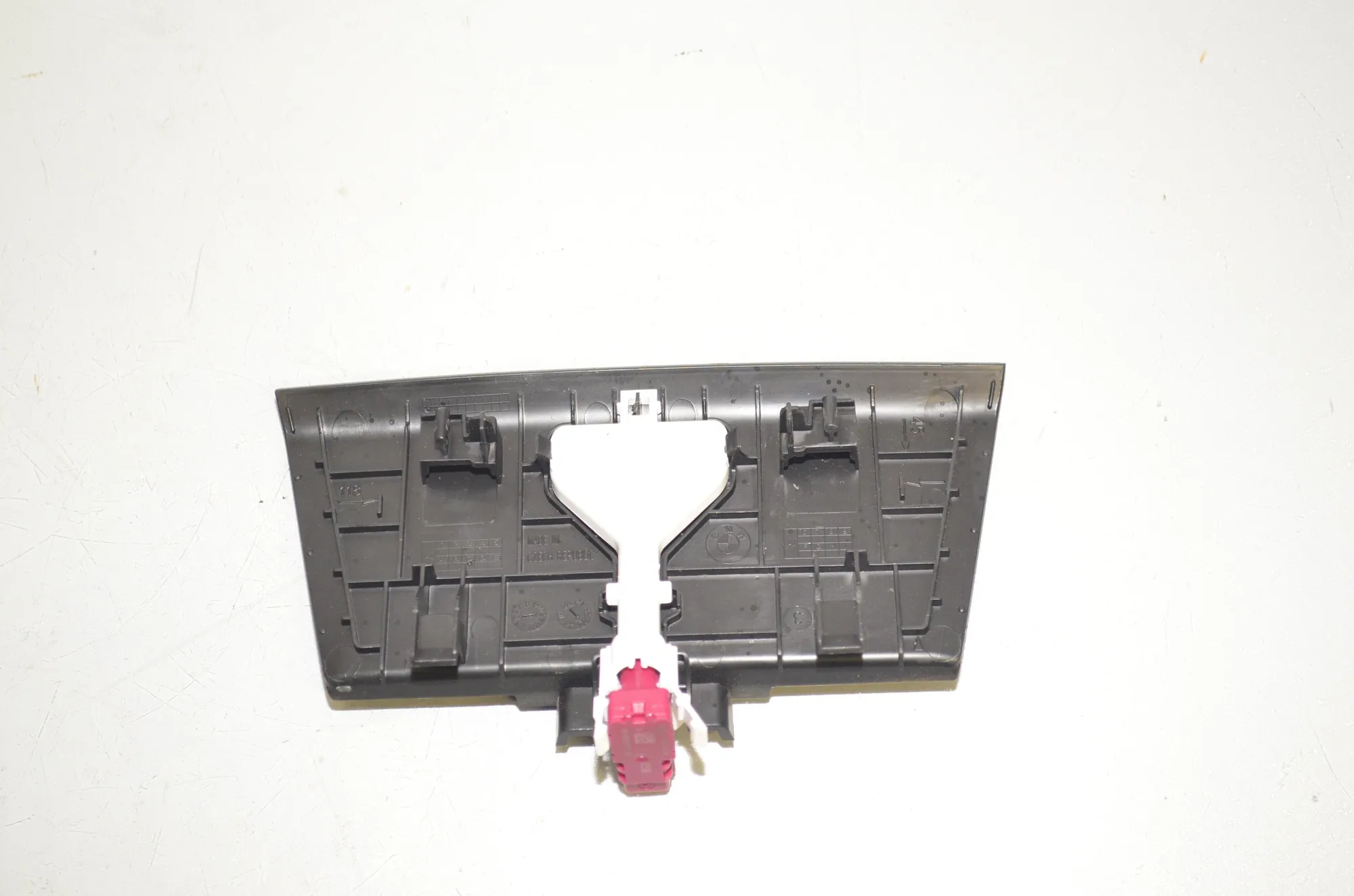 Other Trim Parts – OEM 5A5D5D2 · BMW X1 (U11) (2022 - -) BMW X1 (U11) sDrive 18 i 2024 – 3