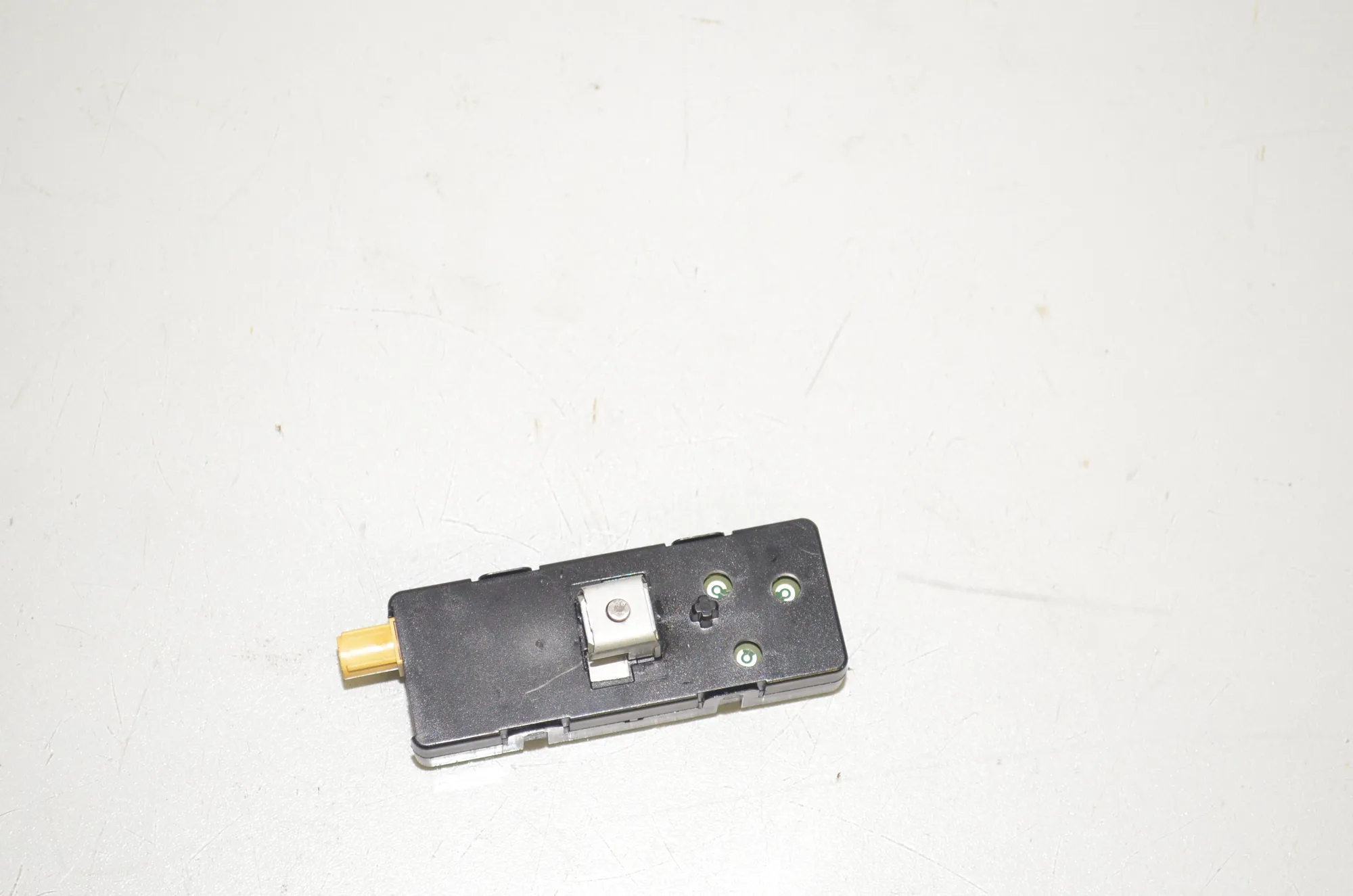 Antenna Amplifier – OEM 5A4FF07 · BMW X1 (U11) (2022 - -) BMW X1 (U11) sDrive 18 i 2024 – 3
