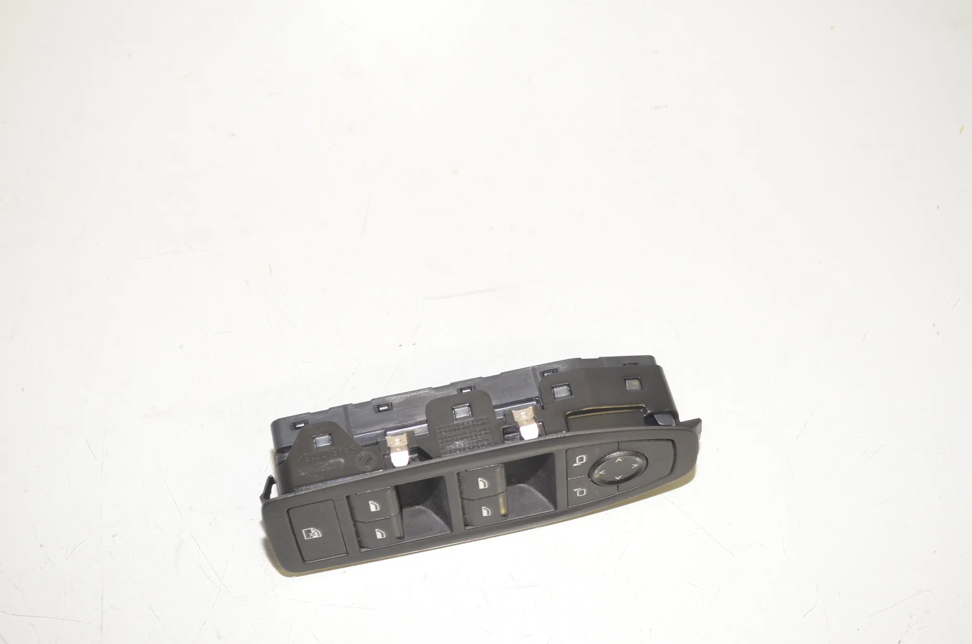 Front Right Door Window Switch – OEM 5A7CB15 · BMW X1 (U11) (2022 - -) BMW X1 (U11) sDrive 18 i 2024 – 4