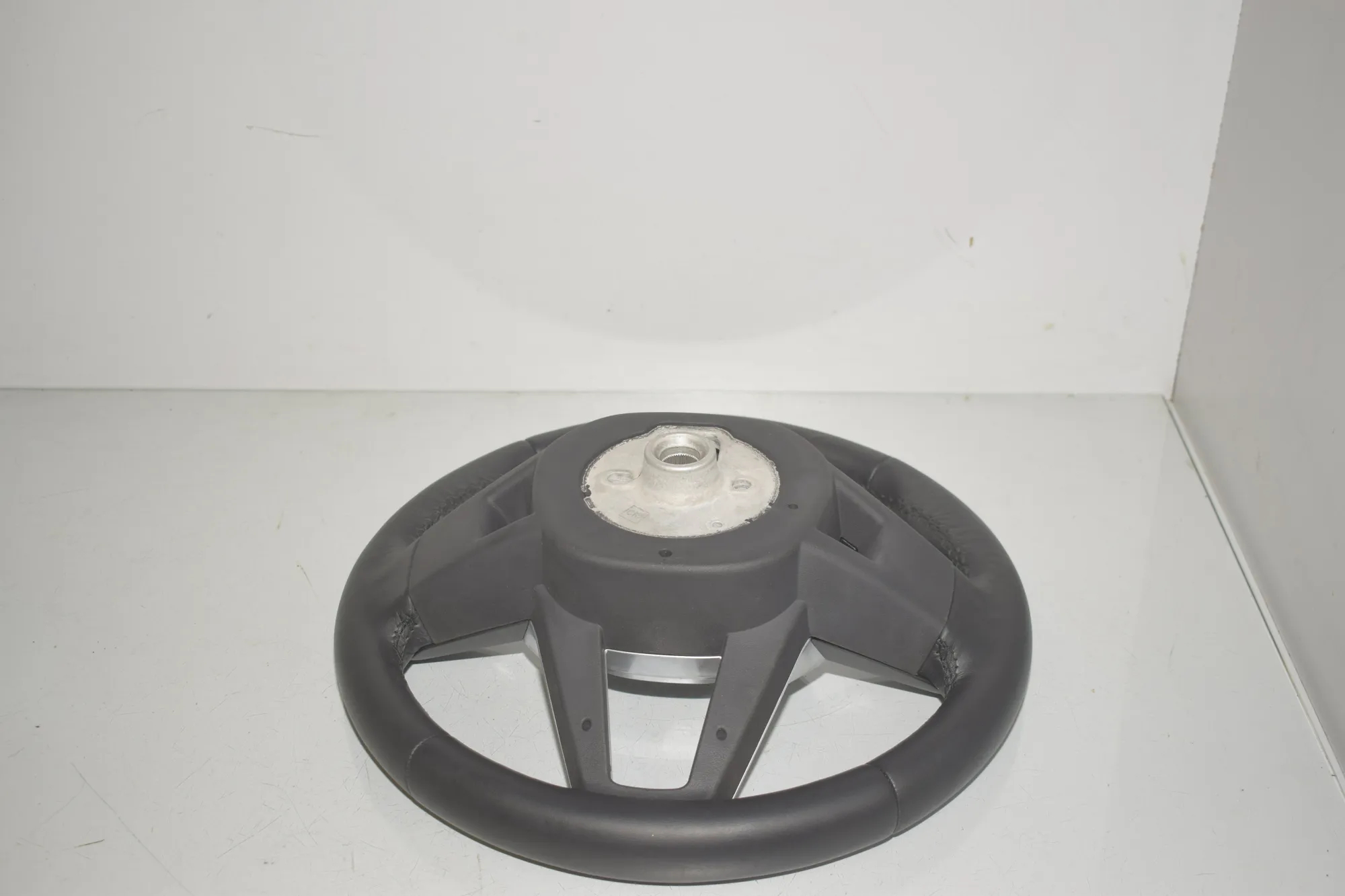 Steering Wheel – OEM 9472031 · BMW X1 (U11) (2022 - -) BMW X1 (U11) sDrive 18 i 2024 – 5