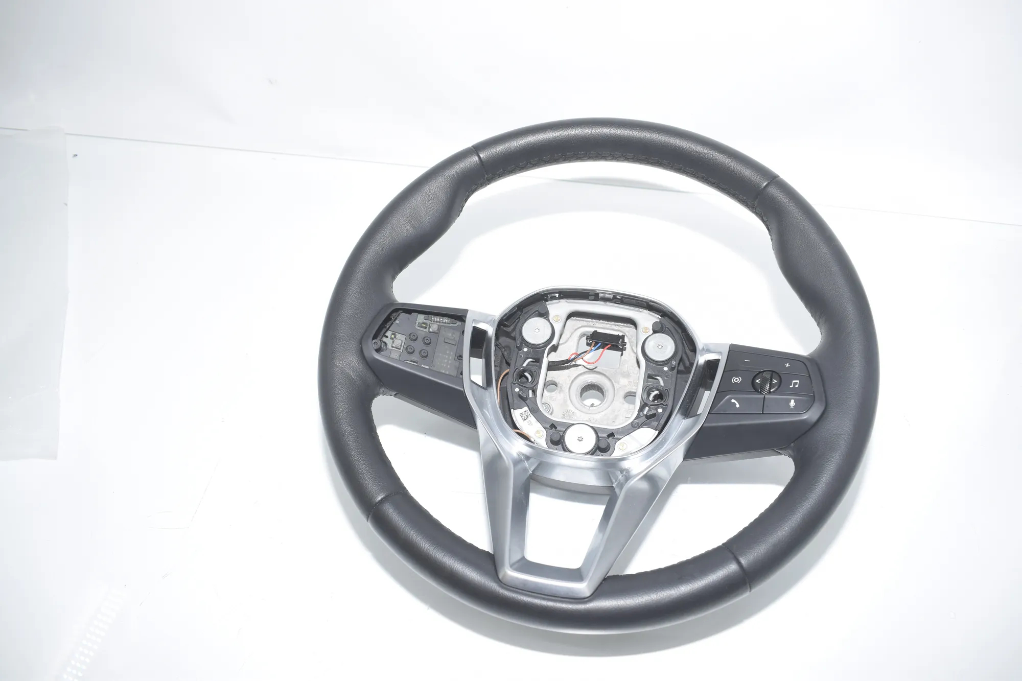 Steering Wheel – OEM 9472031 · BMW X1 (U11) (2022 - -) BMW X1 (U11) sDrive 18 i 2024 – 2