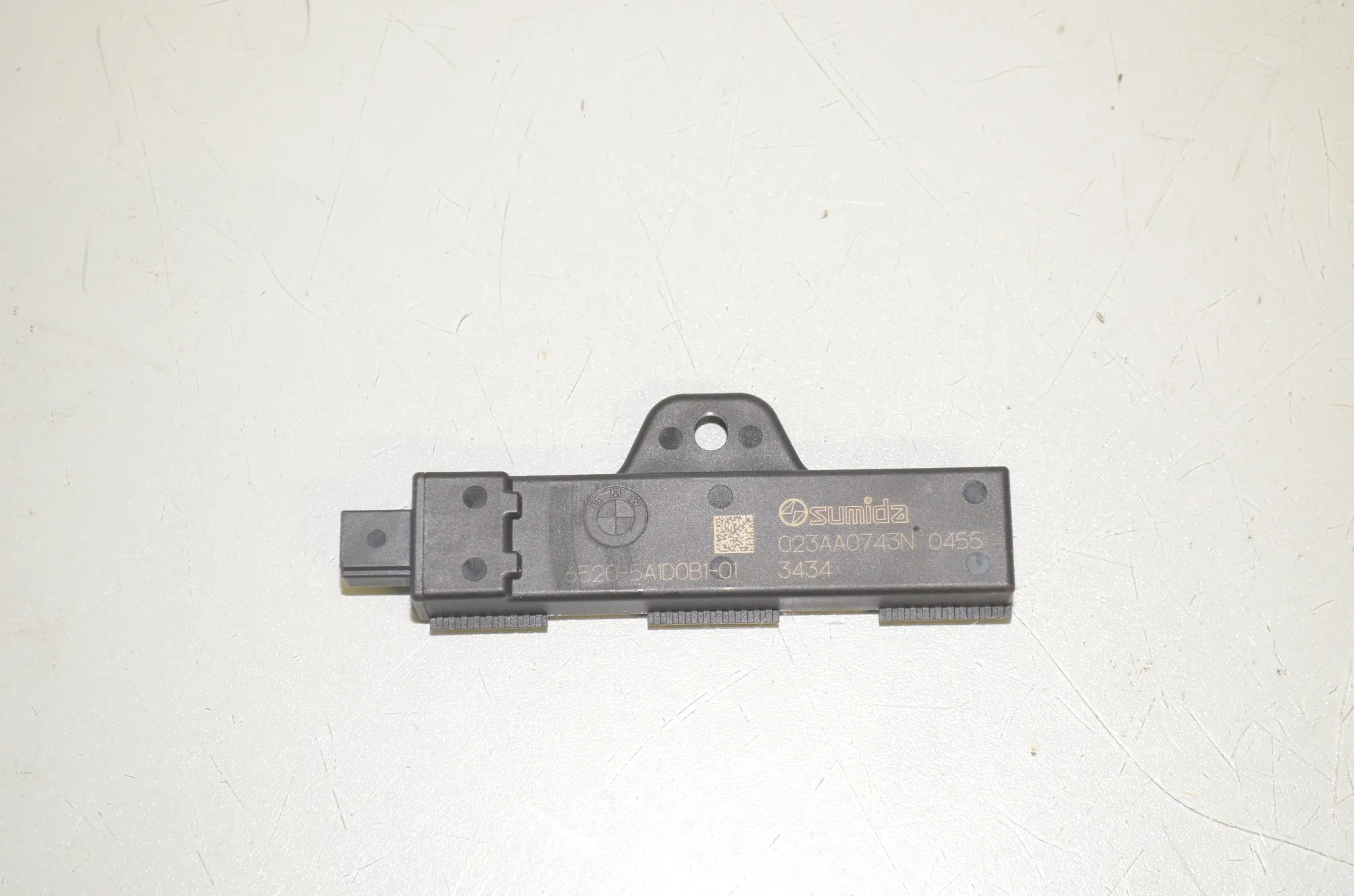 Antenna – OEM 5A1D0B1 · BMW X1 (U11) (2022 - -) BMW X1 (U11) sDrive 18 i 2024