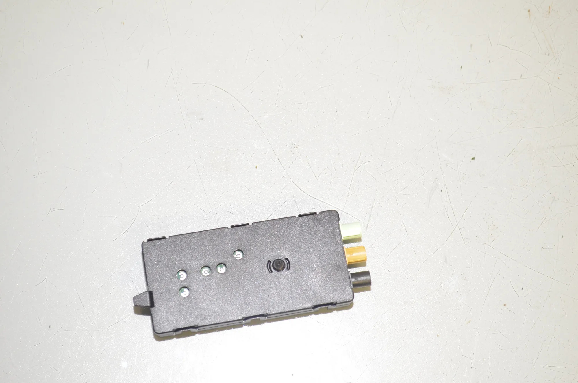 Antenna Amplifier – OEM 5A4FF06 · BMW X1 (U11) (2022 - -) BMW X1 (U11) sDrive 18 i 2024 – 4