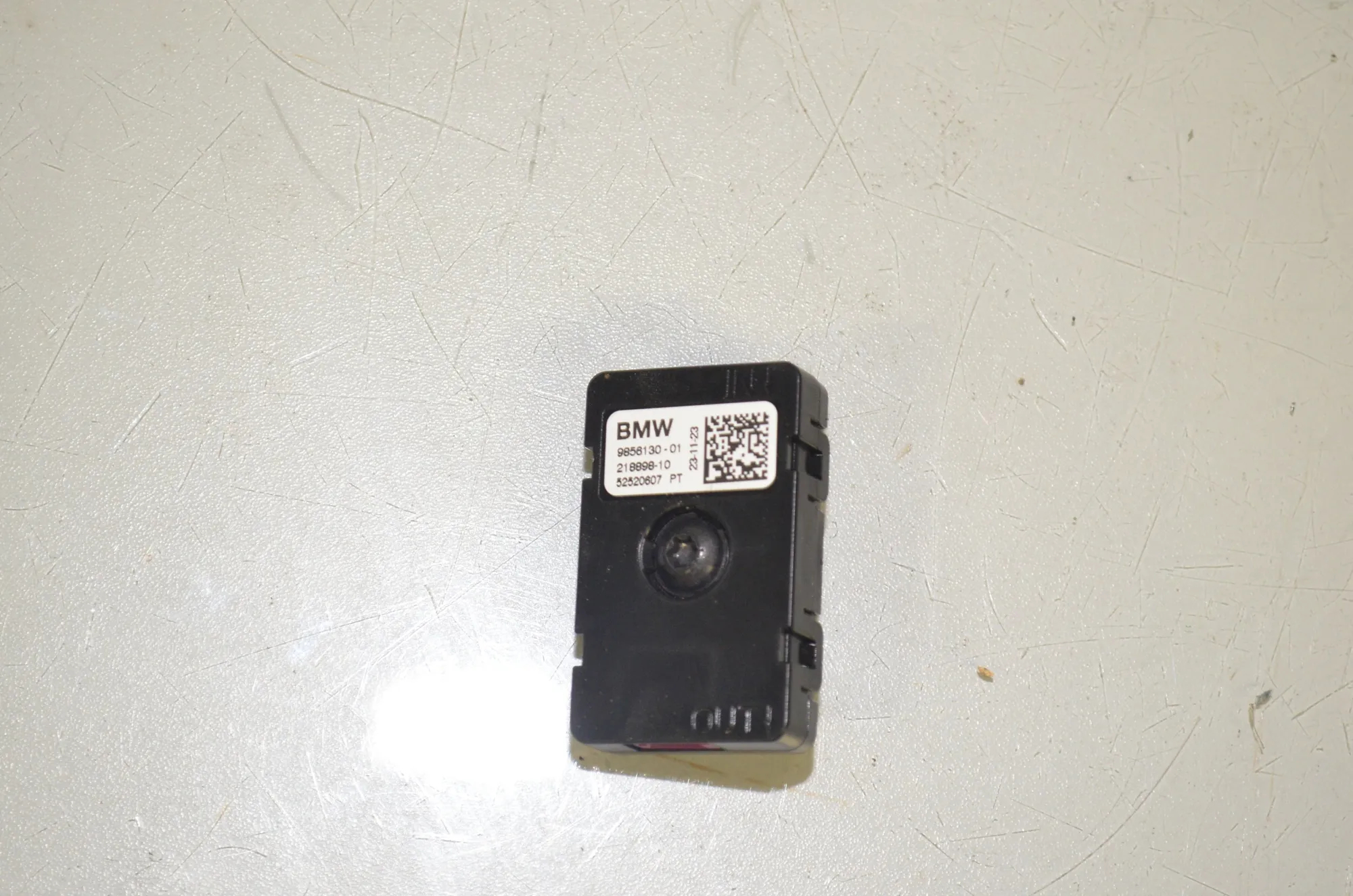 Antenna – OEM 9856130 · BMW X1 (U11) (2022 - -) BMW X1 (U11) sDrive 18 i 2024