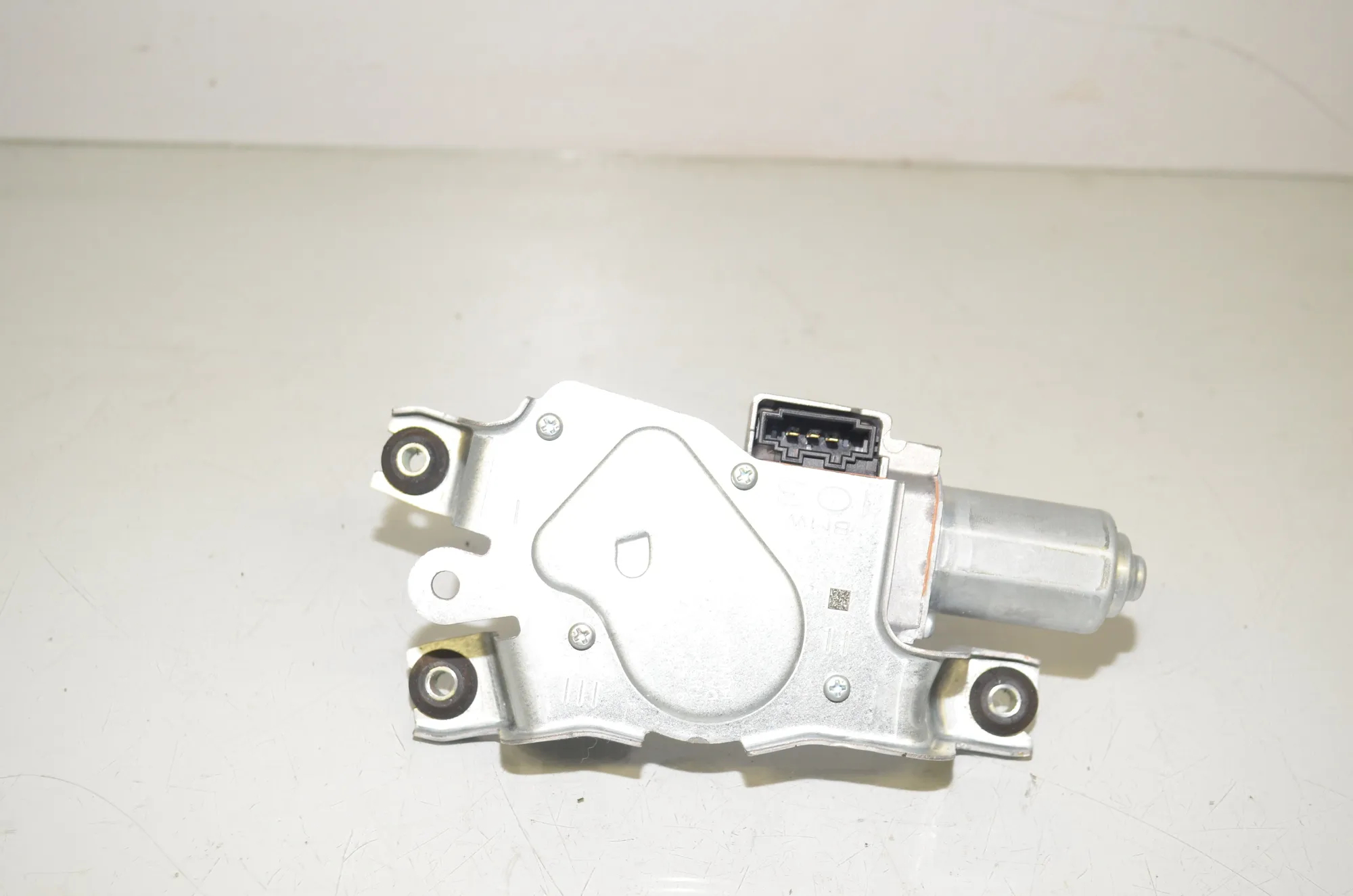 Tailgate Window Wiper Motor – OEM 9464977 · BMW X1 (U11) (2022 - -) BMW X1 (U11) sDrive 18 i 2024 – 4