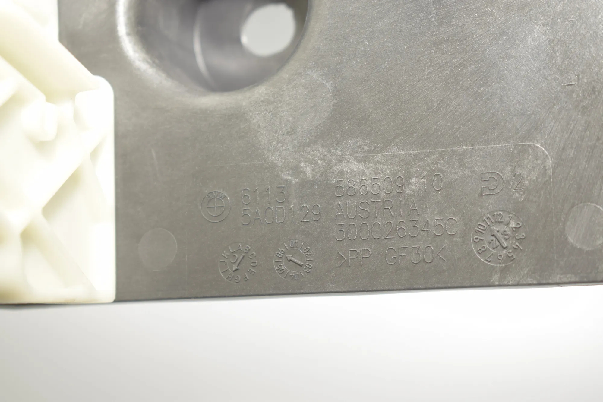 Bracket – OEM 5A0D129 · BMW X1 (U11) (2022 - -) BMW X1 (U11) sDrive 18 i 2024 – 5
