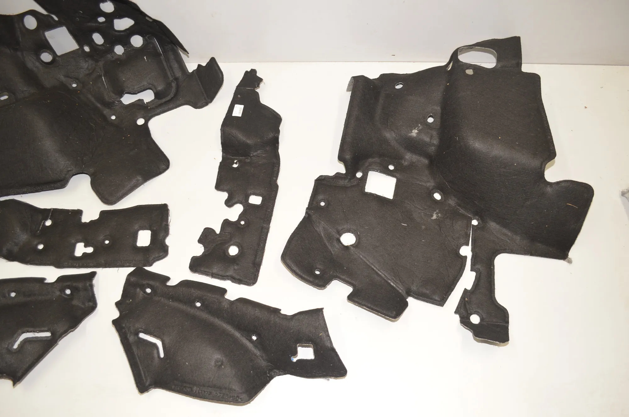 Sound Insulation – OEM 9462025 · BMW X1 (U11) (2022 - -) BMW X1 (U11) sDrive 18 i 2024 – 3