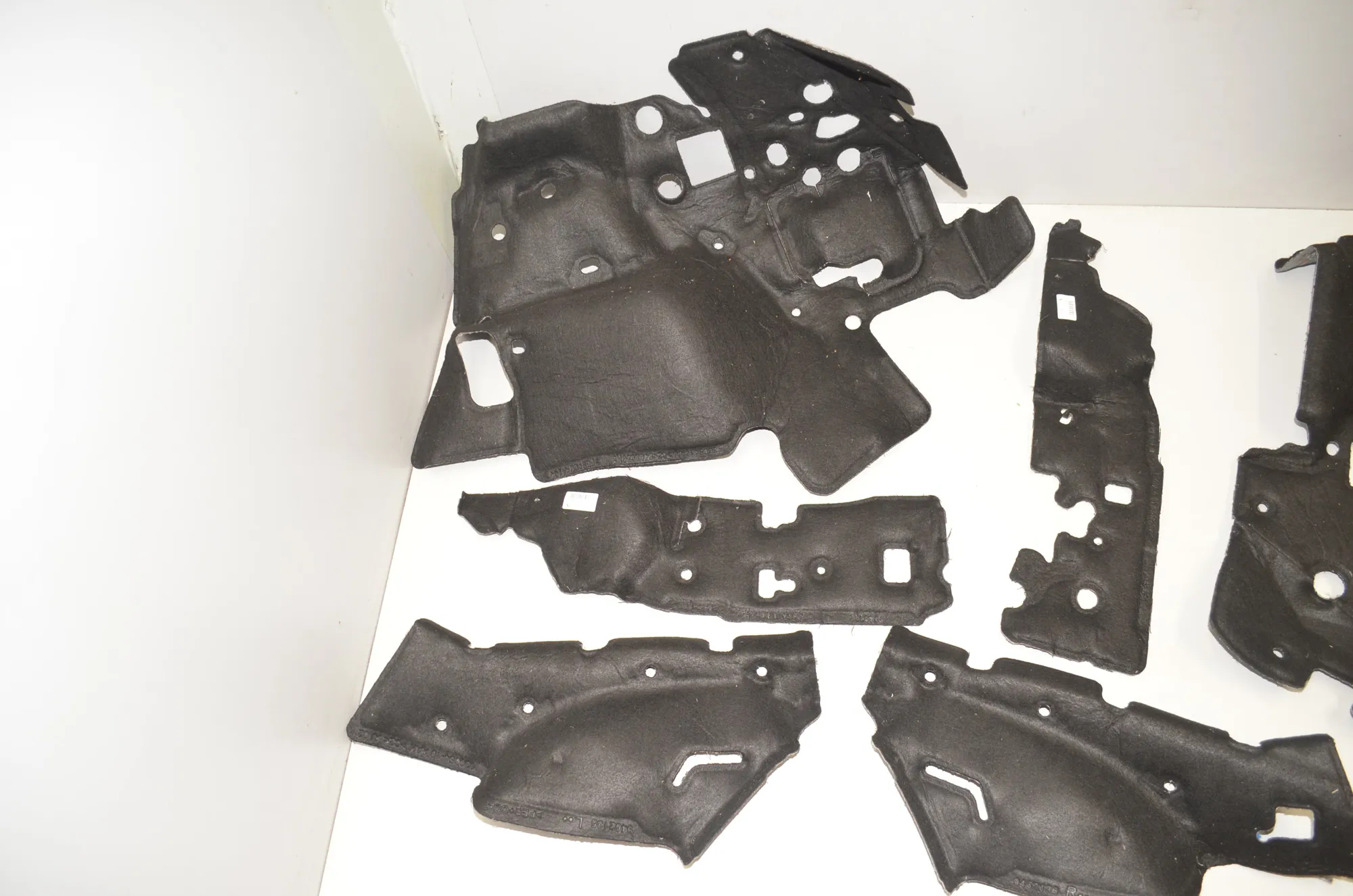 Sound Insulation – OEM 9462025 · BMW X1 (U11) (2022 - -) BMW X1 (U11) sDrive 18 i 2024 – 2