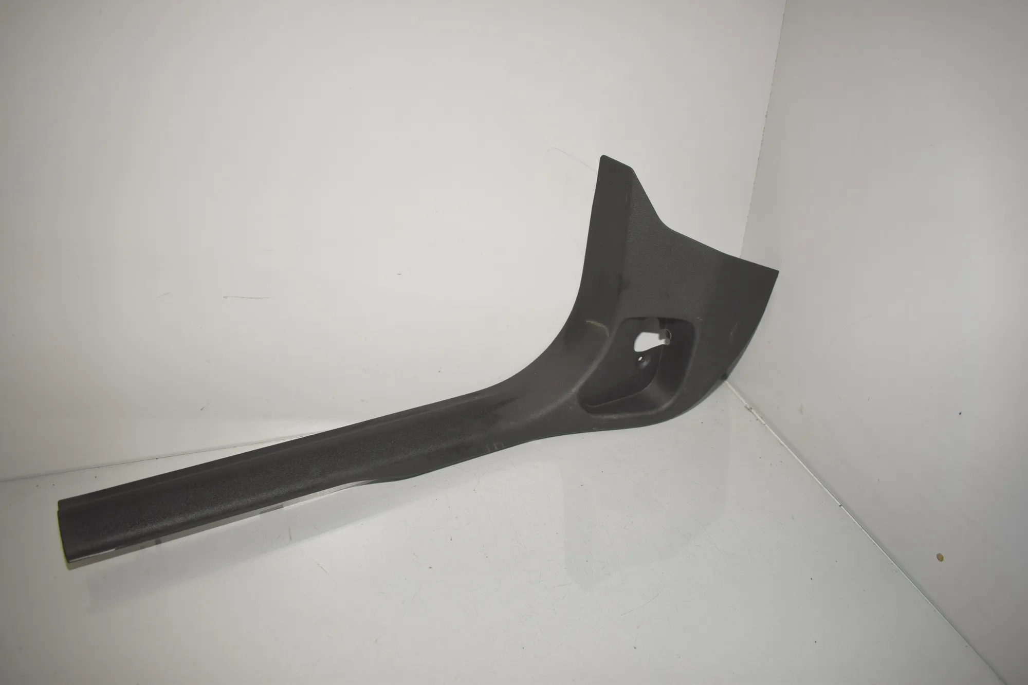 Front Left Sill Trim – OEM 7952145 · BMW X1 (U11) (2022 - -) BMW X1 (U11) sDrive 18 i 2024 – 2
