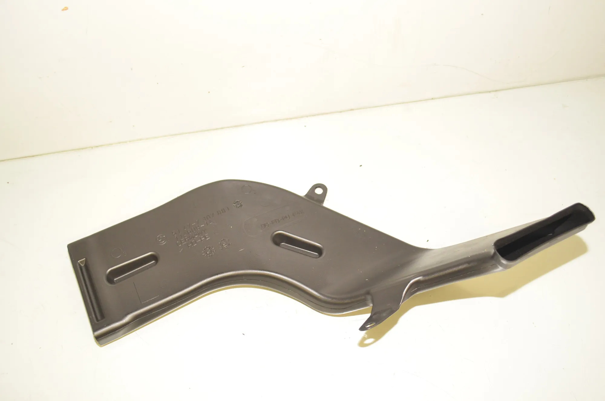 Interior Air Duct Channel – OEM 7307881 · BMW X1 (U11) (2022 - -) BMW X1 (U11) sDrive 18 i 2024