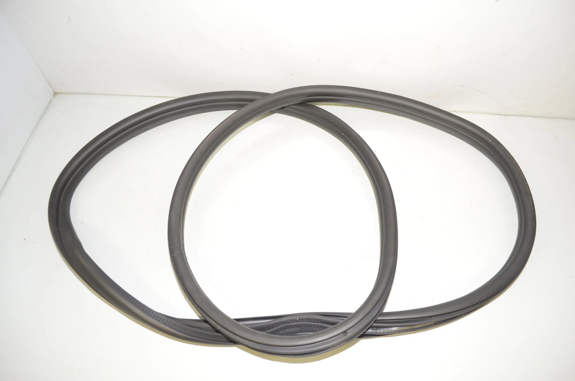 Rear Right Door Seal Rubber – OEM 5A2E816 · BMW X1 (U11) (2022 - -) BMW X1 (U11) sDrive 18 i 2024 – 4
