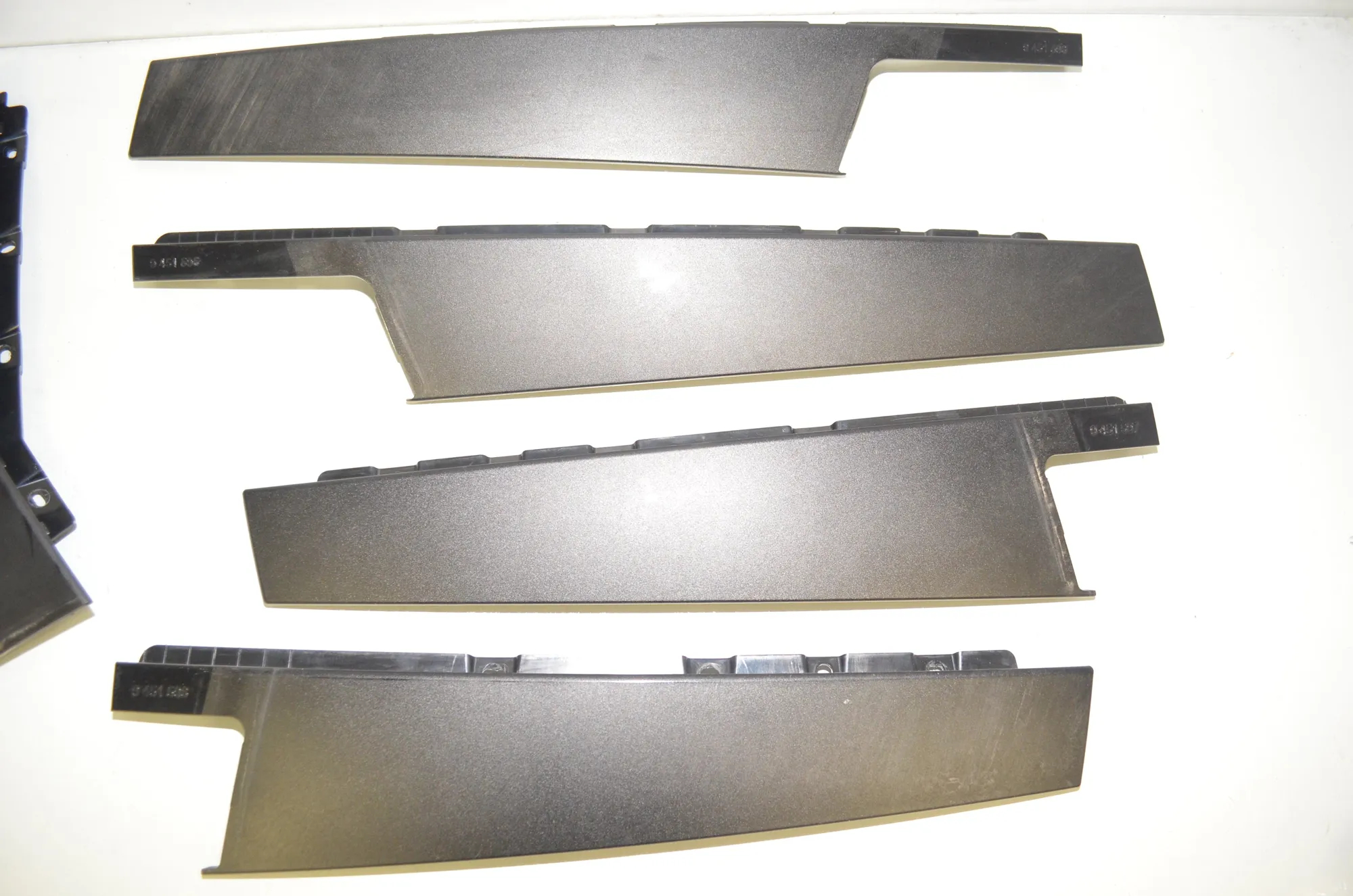 Exterior Trim Kit – OEM 9451603 · BMW X1 (U11) (2022 - -) BMW X1 (U11) sDrive 18 i 2024 – 2