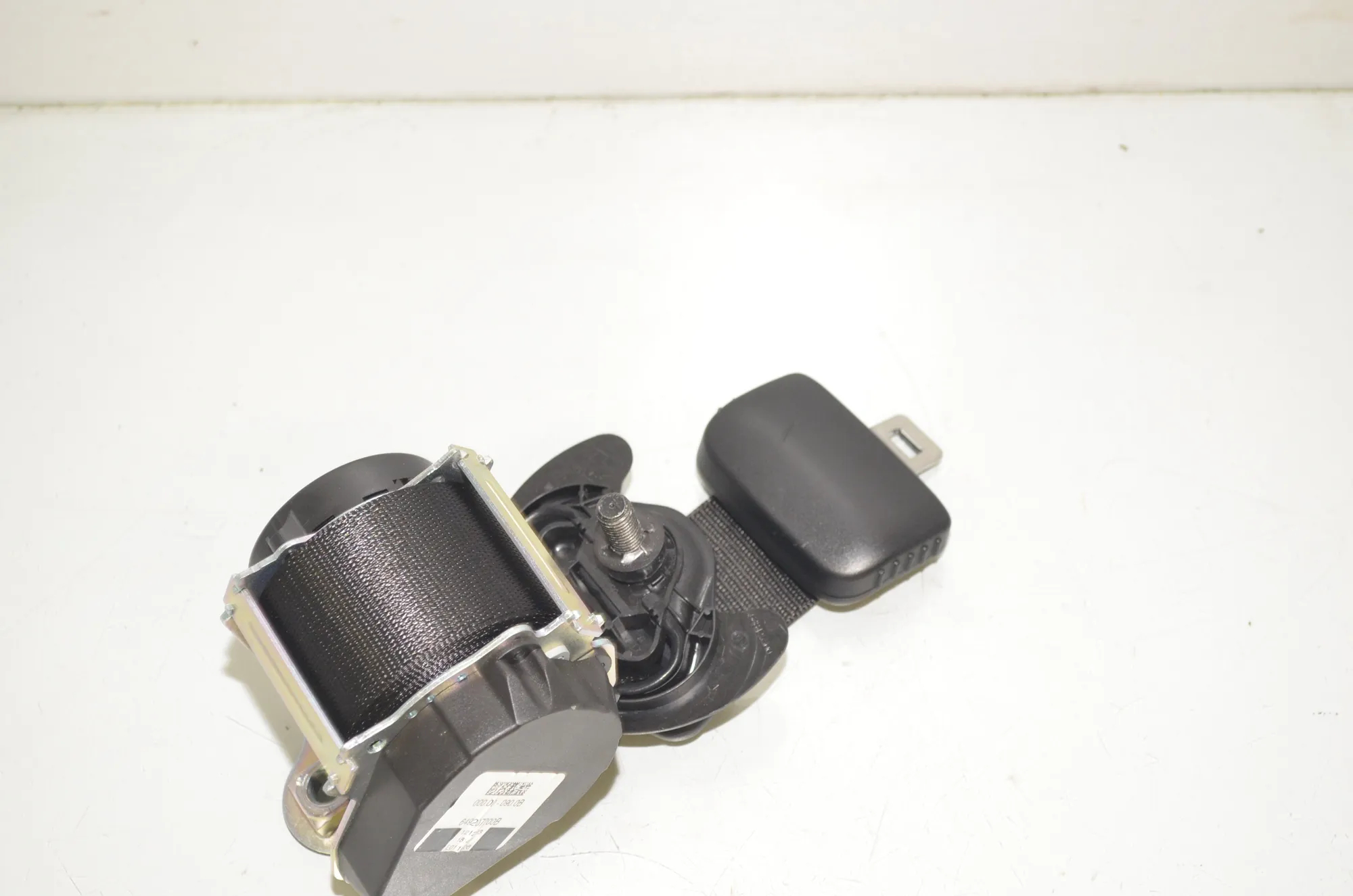Rear Middle Seatbelt – OEM 9493878 · BMW X1 (U11) (2022 - -) BMW X1 (U11) sDrive 18 i 2024 – 2