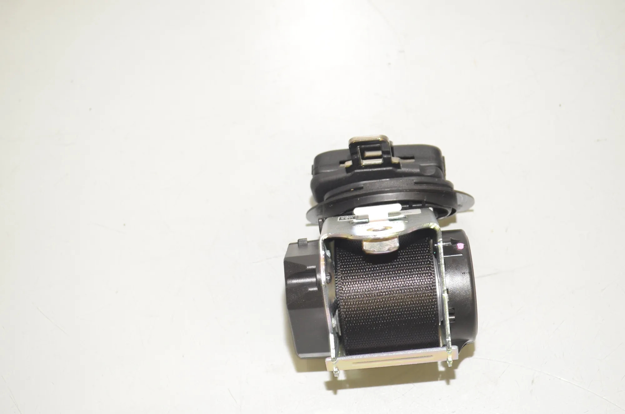 Rear Middle Seatbelt – OEM 9493878 · BMW X1 (U11) (2022 - -) BMW X1 (U11) sDrive 18 i 2024 – 5
