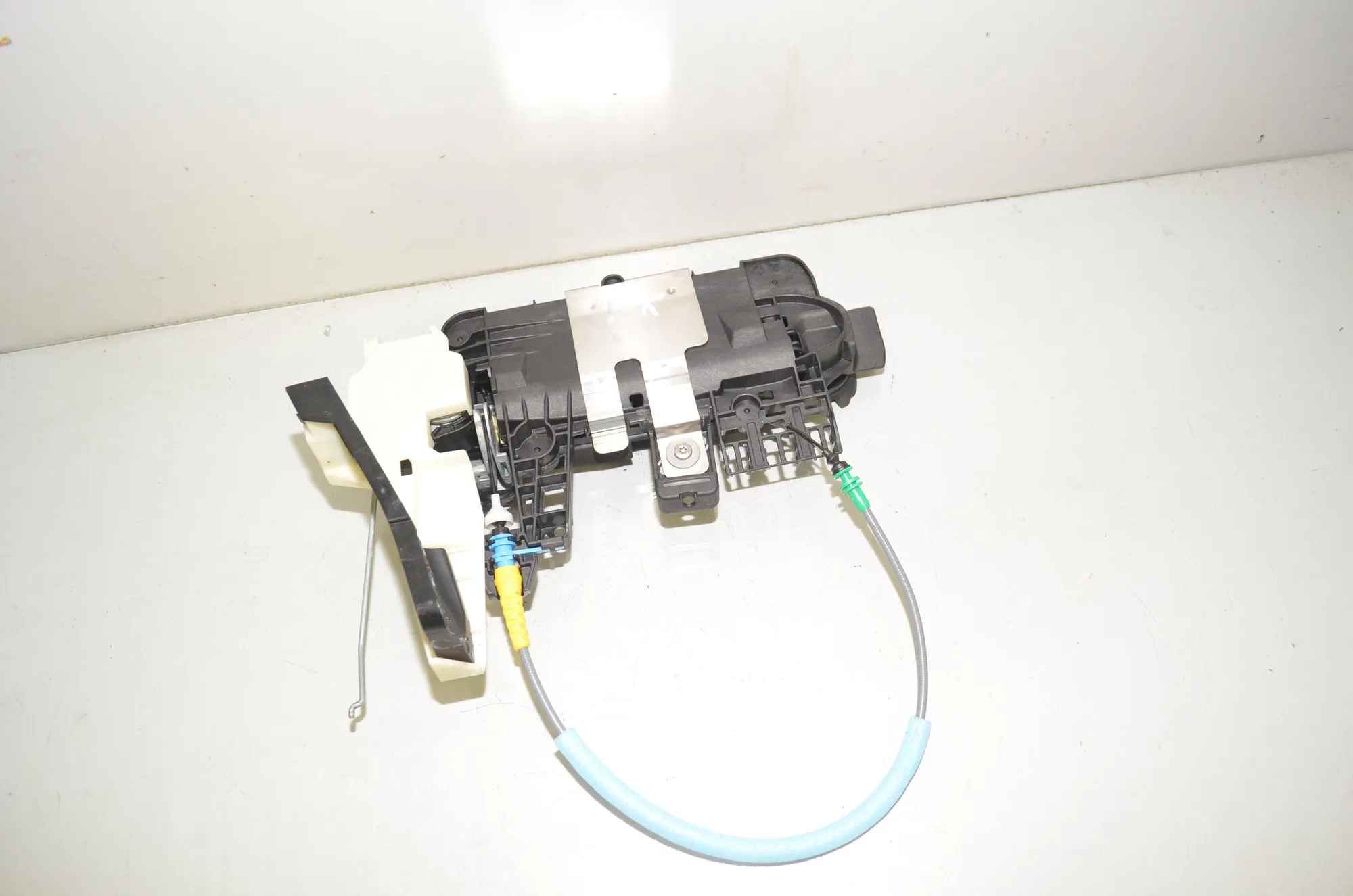 Front Left Door Interior Handle Frame – OEM 5A68EE7 · BMW X1 (U11) (2022 - -) BMW X1 (U11) sDrive 18 i 2024