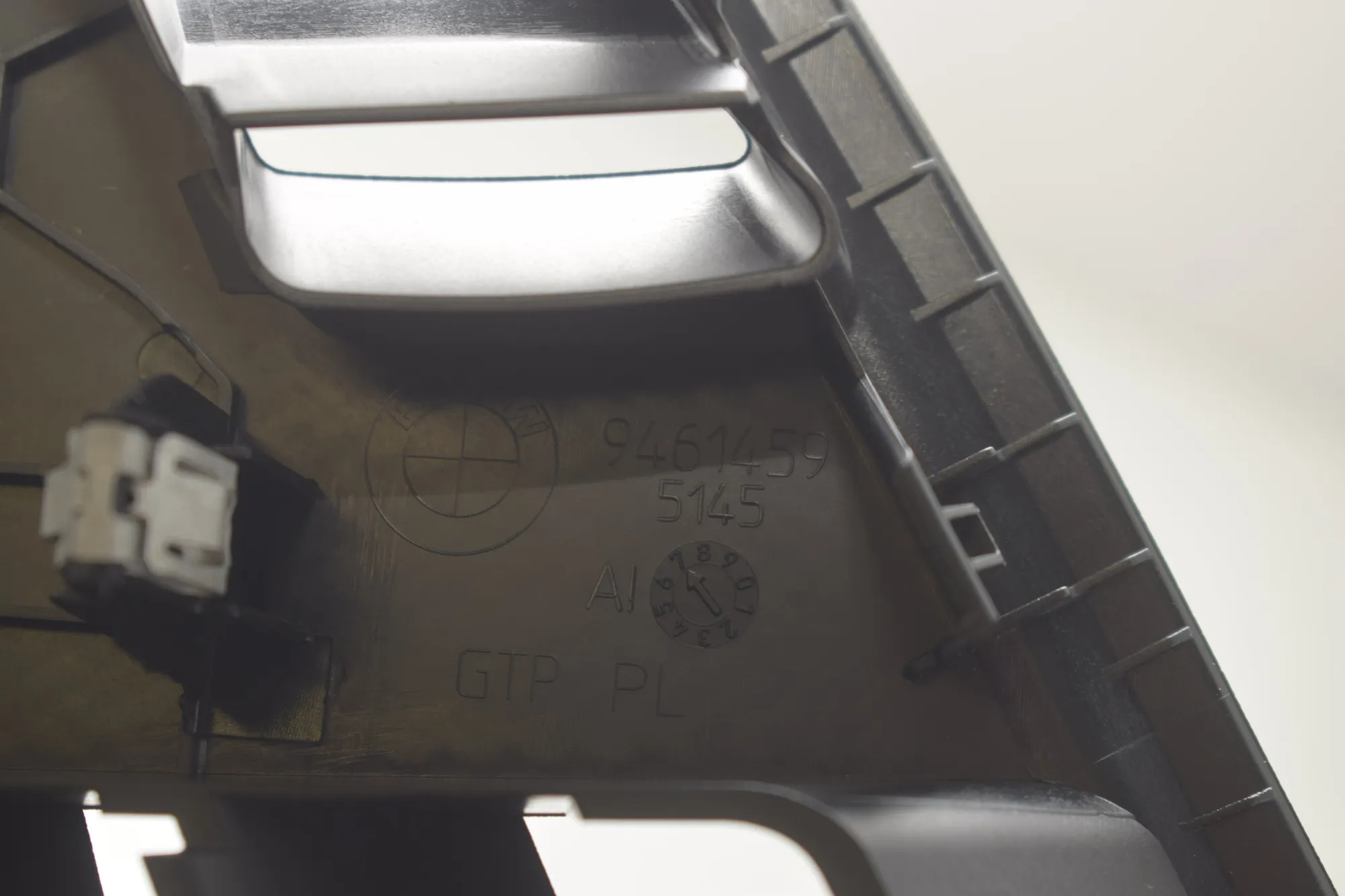 Loudspeaker Cover – OEM 9461459 · BMW X1 (U11) (2022 - -) BMW X1 (U11) sDrive 18 i 2024 – 4
