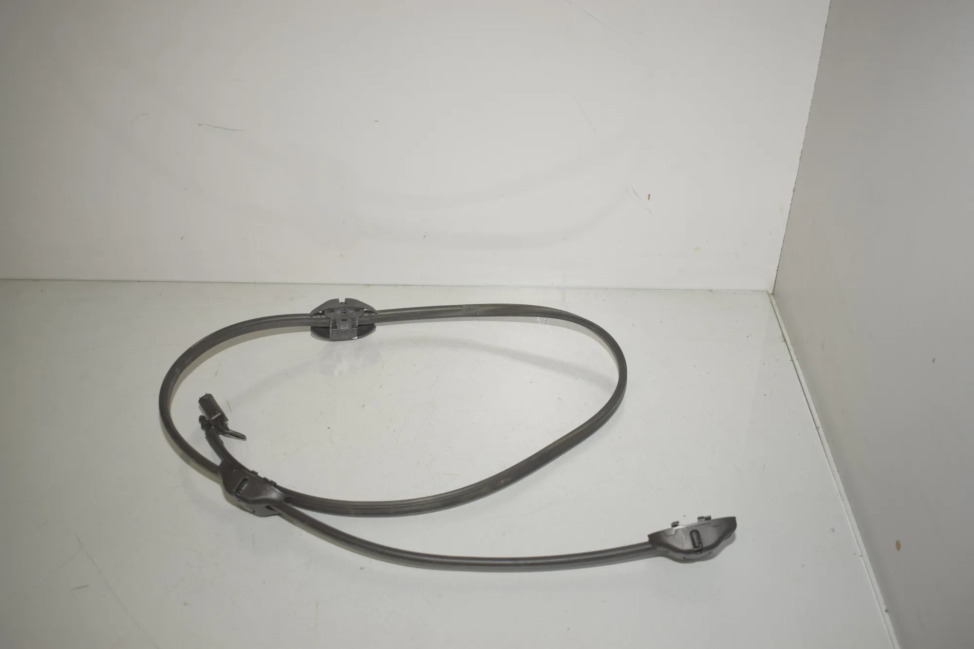 Windshield Nozzle Jet – OEM 9478827 · BMW X1 (U11) (2022 - -) BMW X1 (U11) sDrive 18 i 2024 – 3